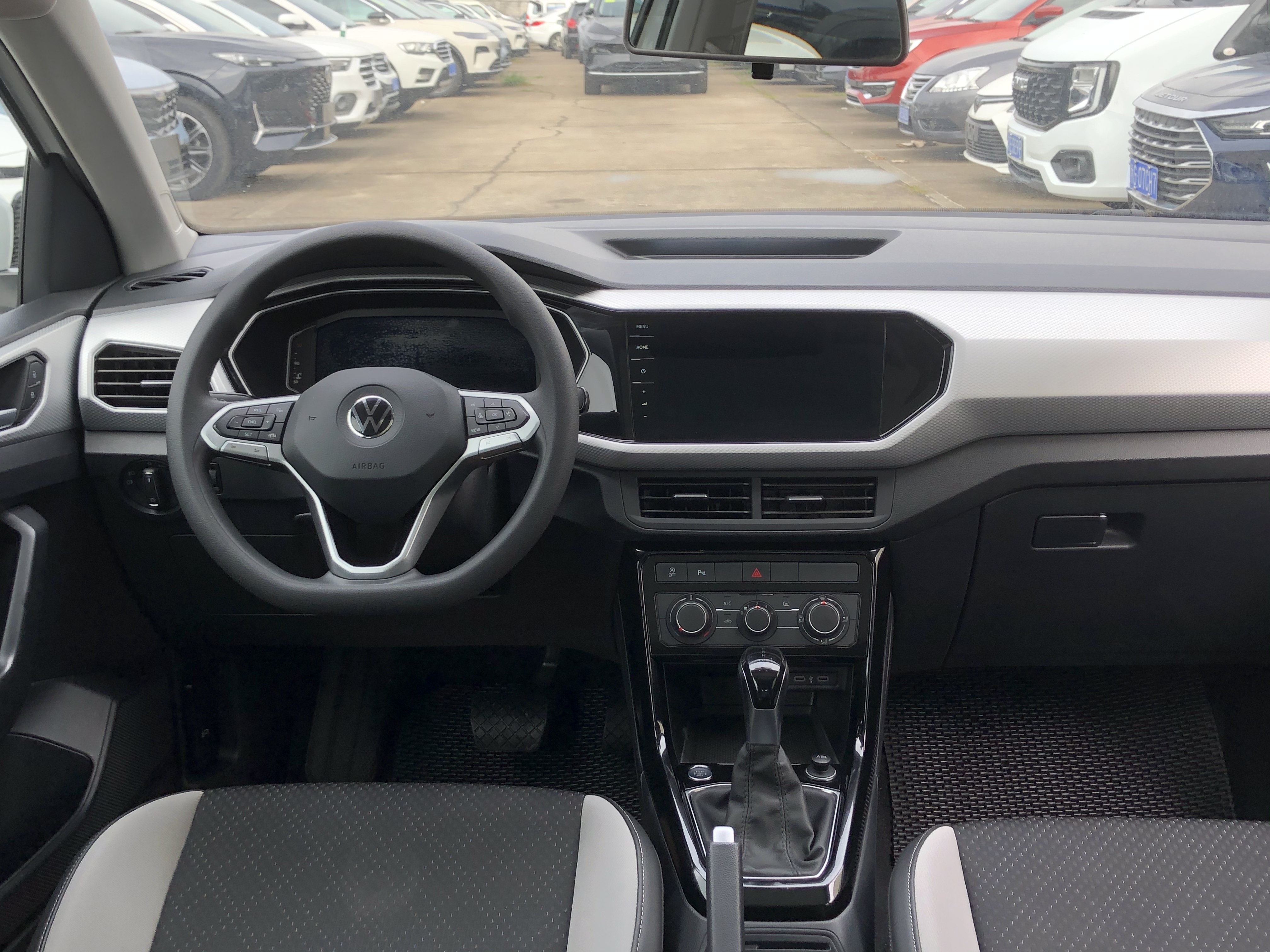 Volkswagen Tacqua 2023 car image #10