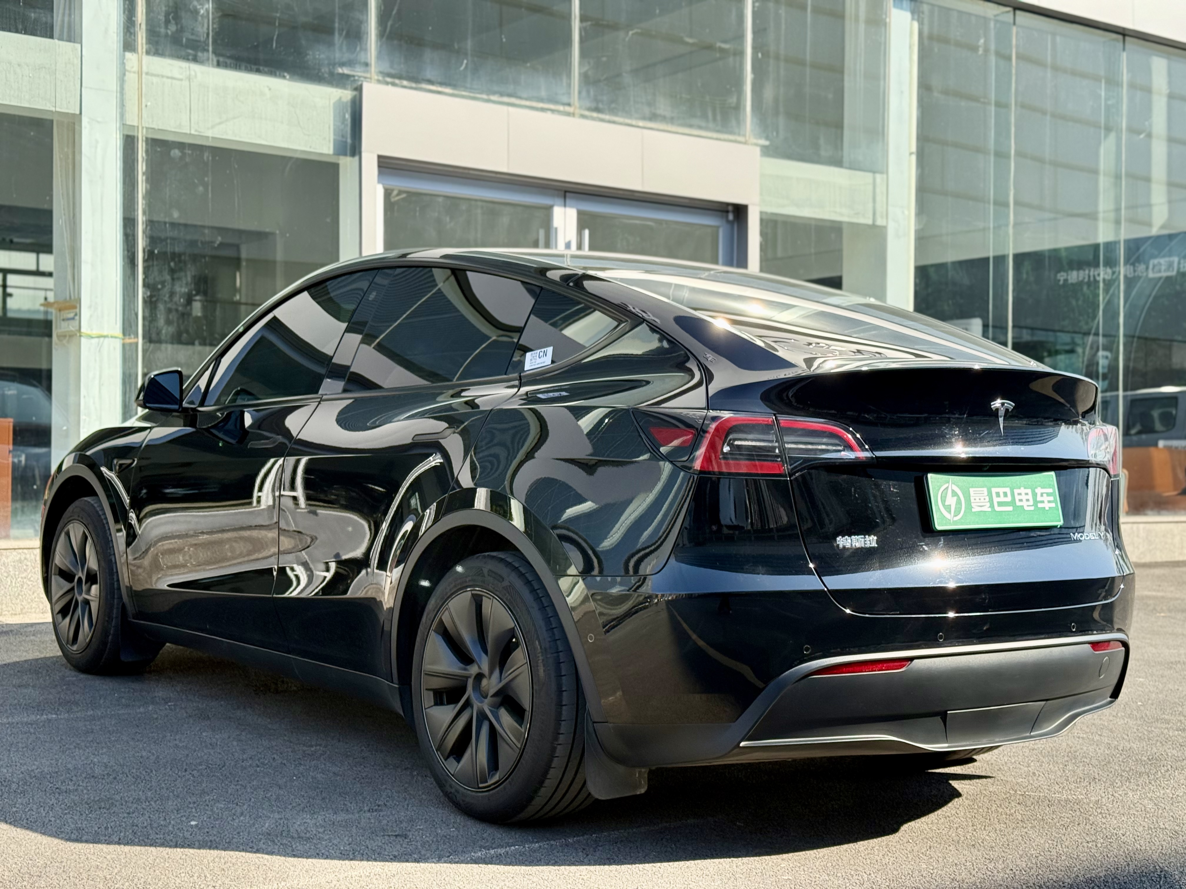 Tesla Model Y 2024 #10 Tesla Model Y 2024 car image #10