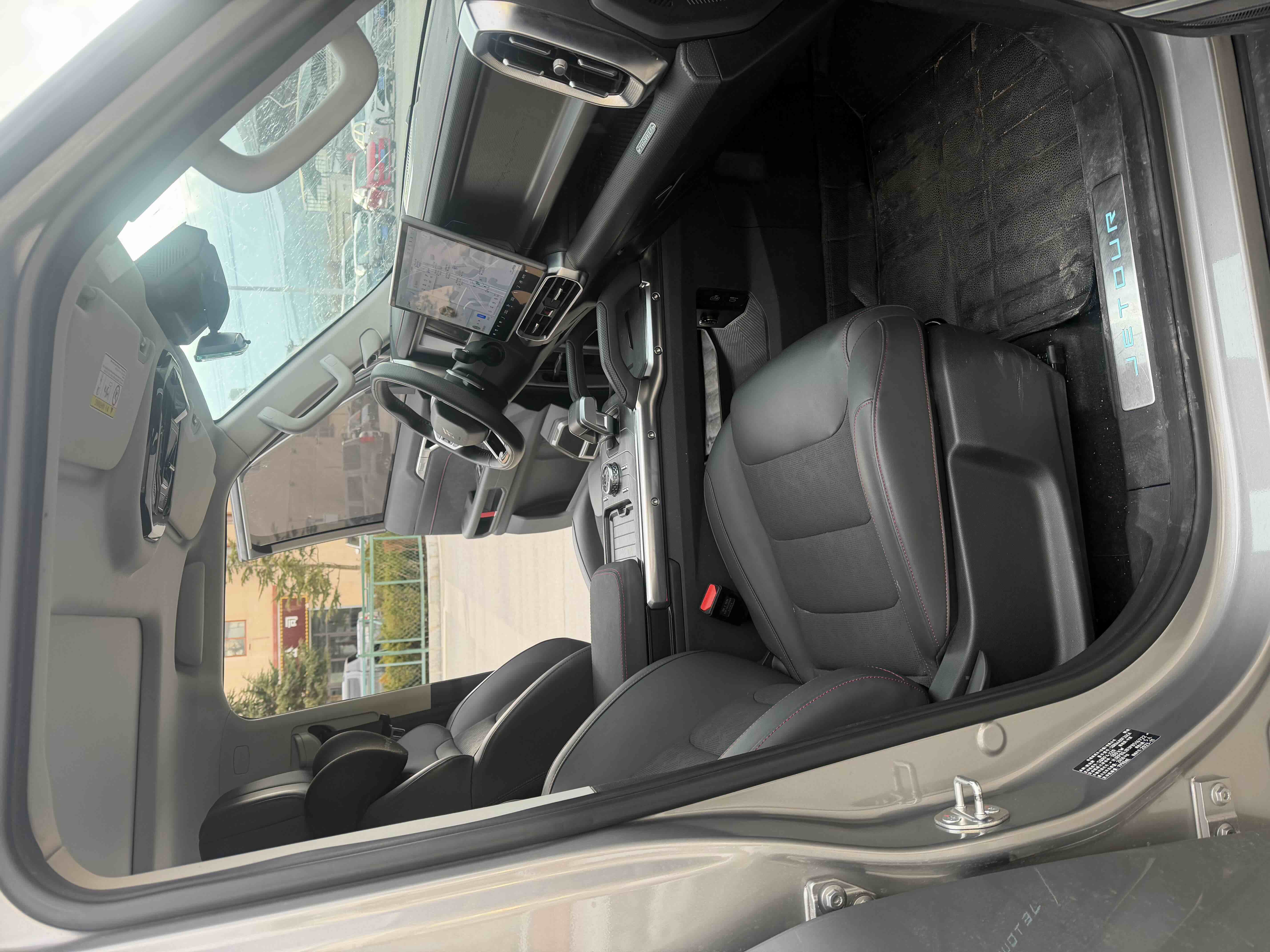 Jetour Traveller 2023 car image #10