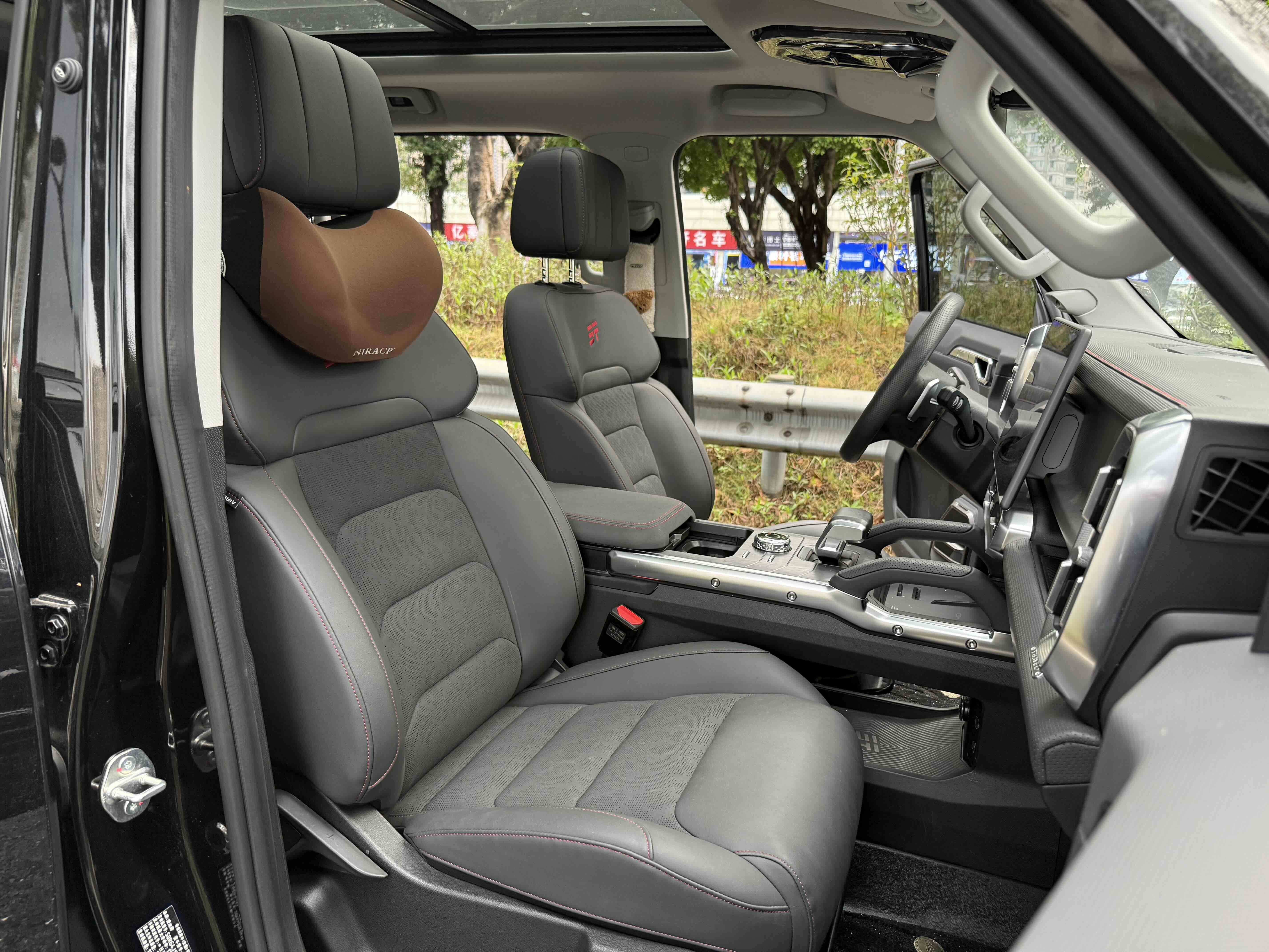 Jetour Traveller 2023 car image #10
