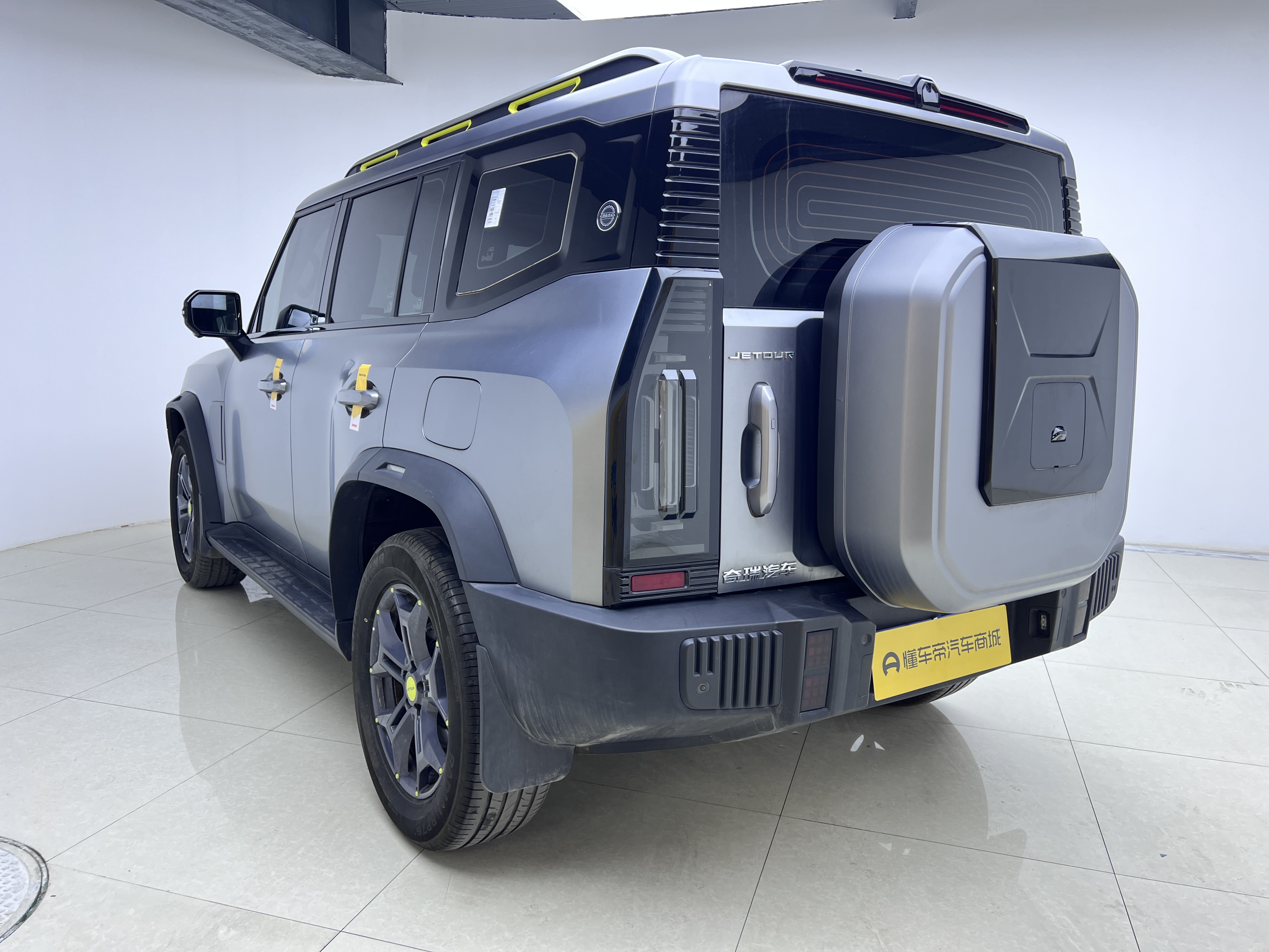 Jetour Traveller 2023 car image #10
