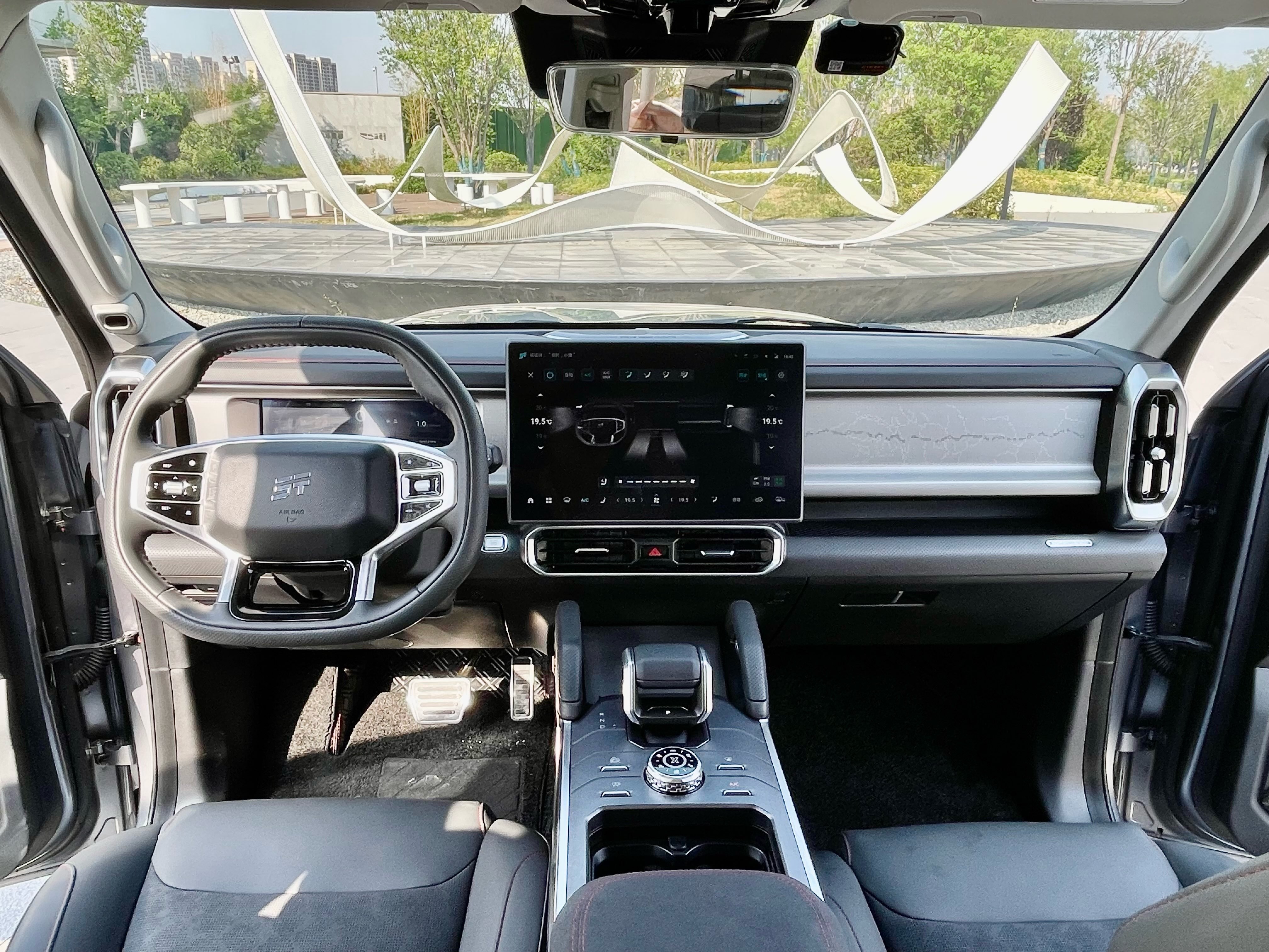 Jetour Traveller 2023 car image #10