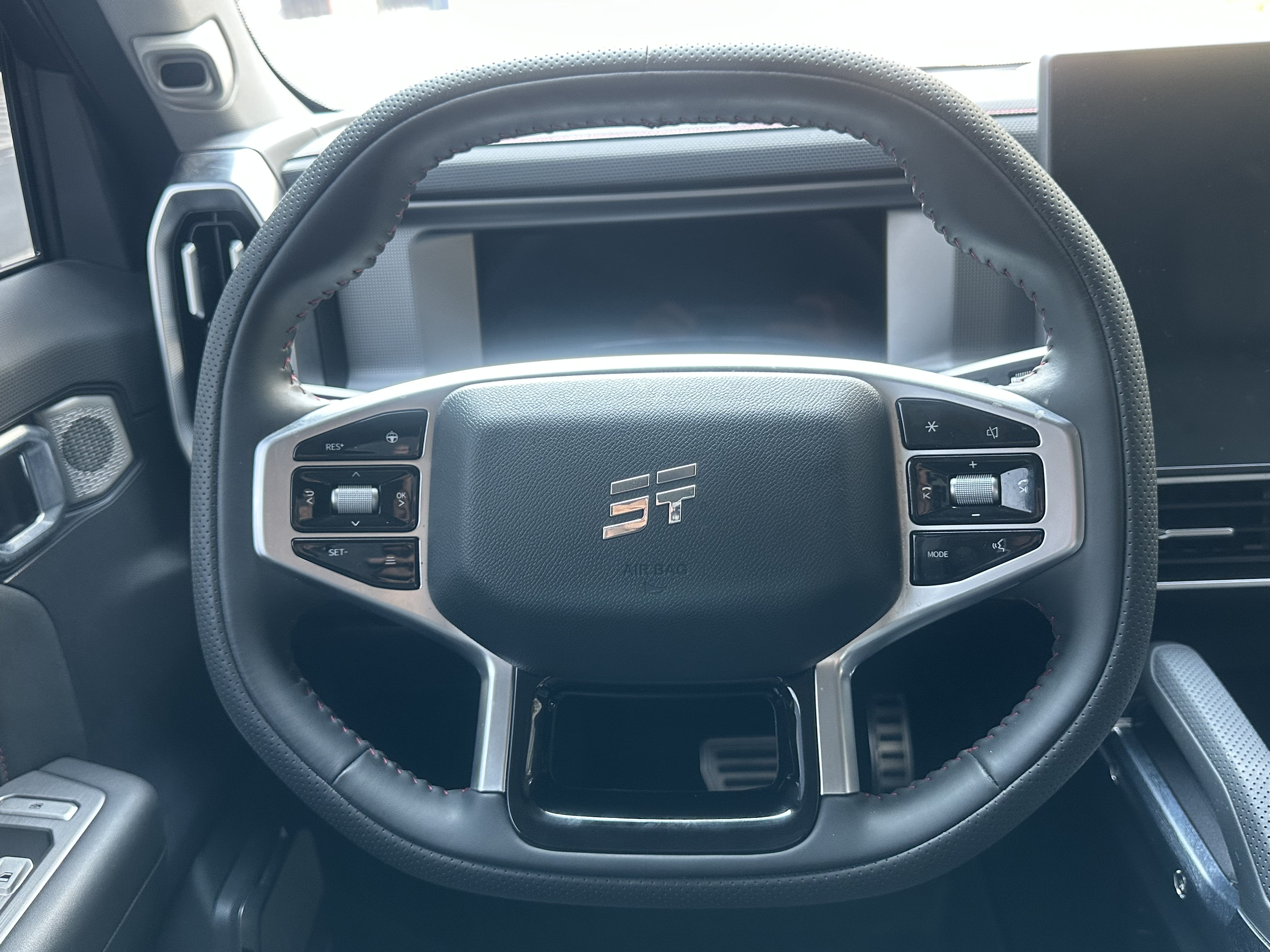 Jetour Traveller 2025 car image #10