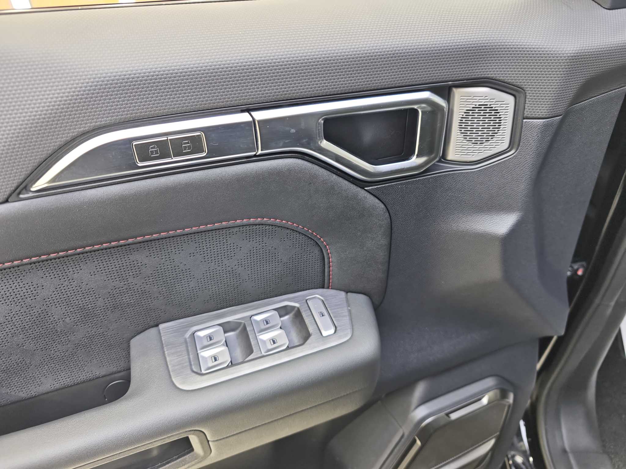 Jetour Traveller 2024 car image #10
