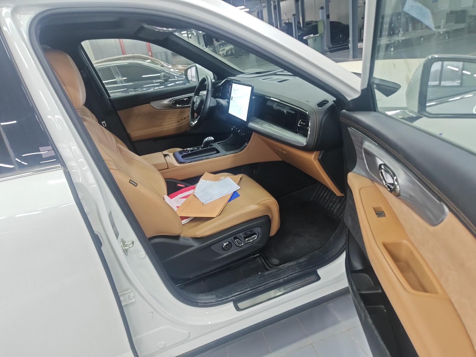 GAC Trumpchi ES9 2023 #10 GAC Trumpchi ES9 2023 car image #10