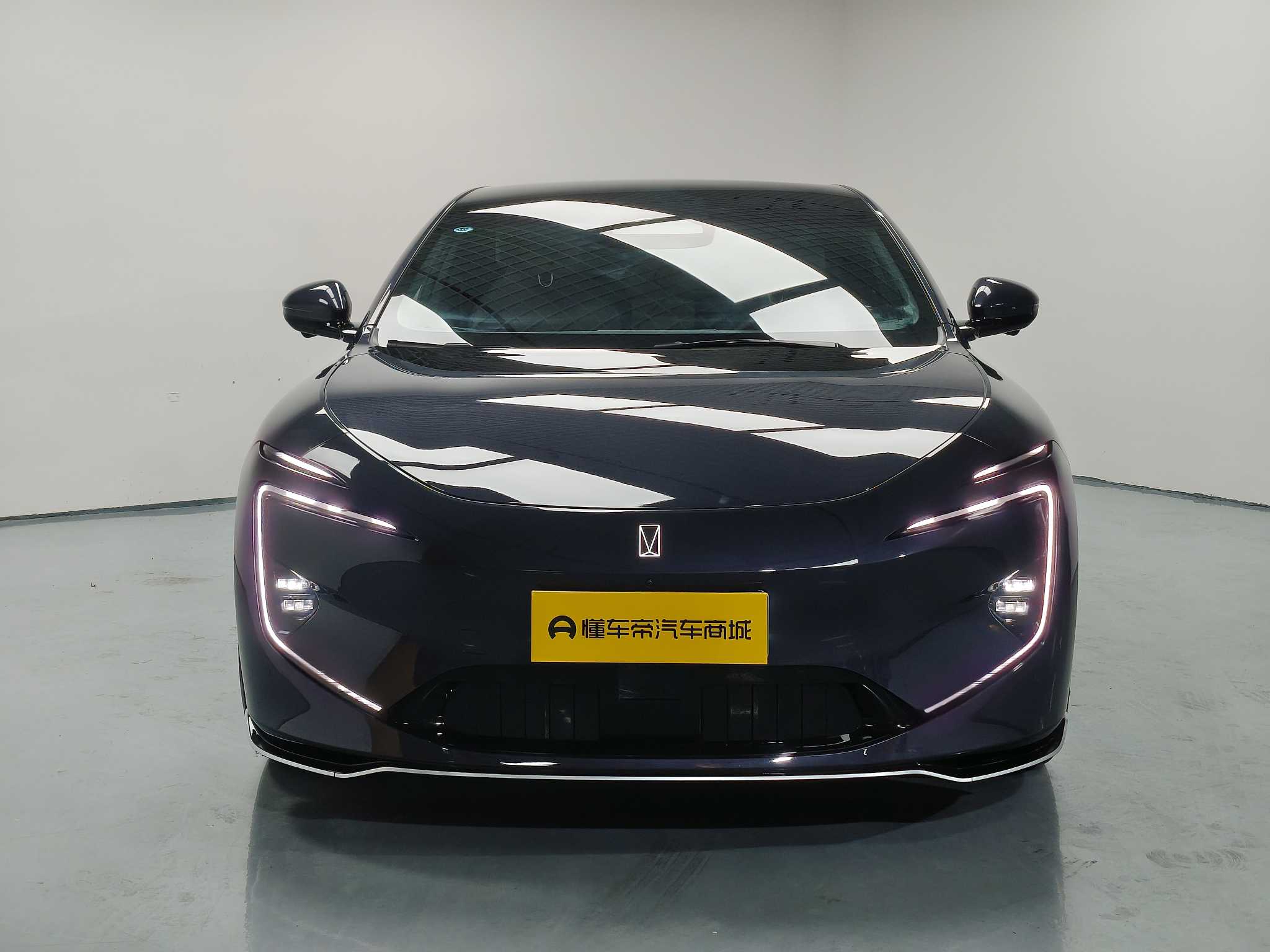 Avatr 12 2023 car image #10