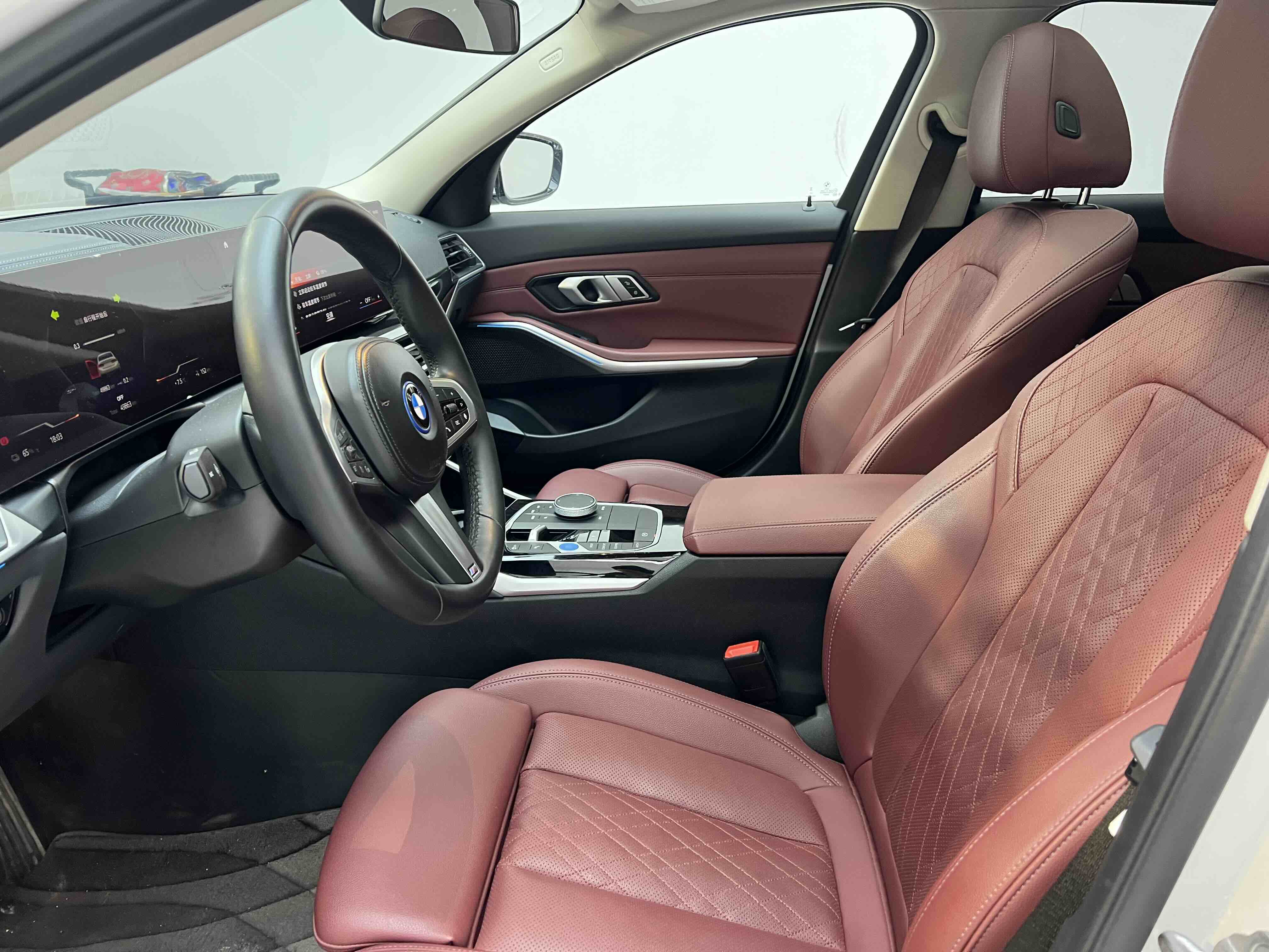 BMW i3 2023 car image #10