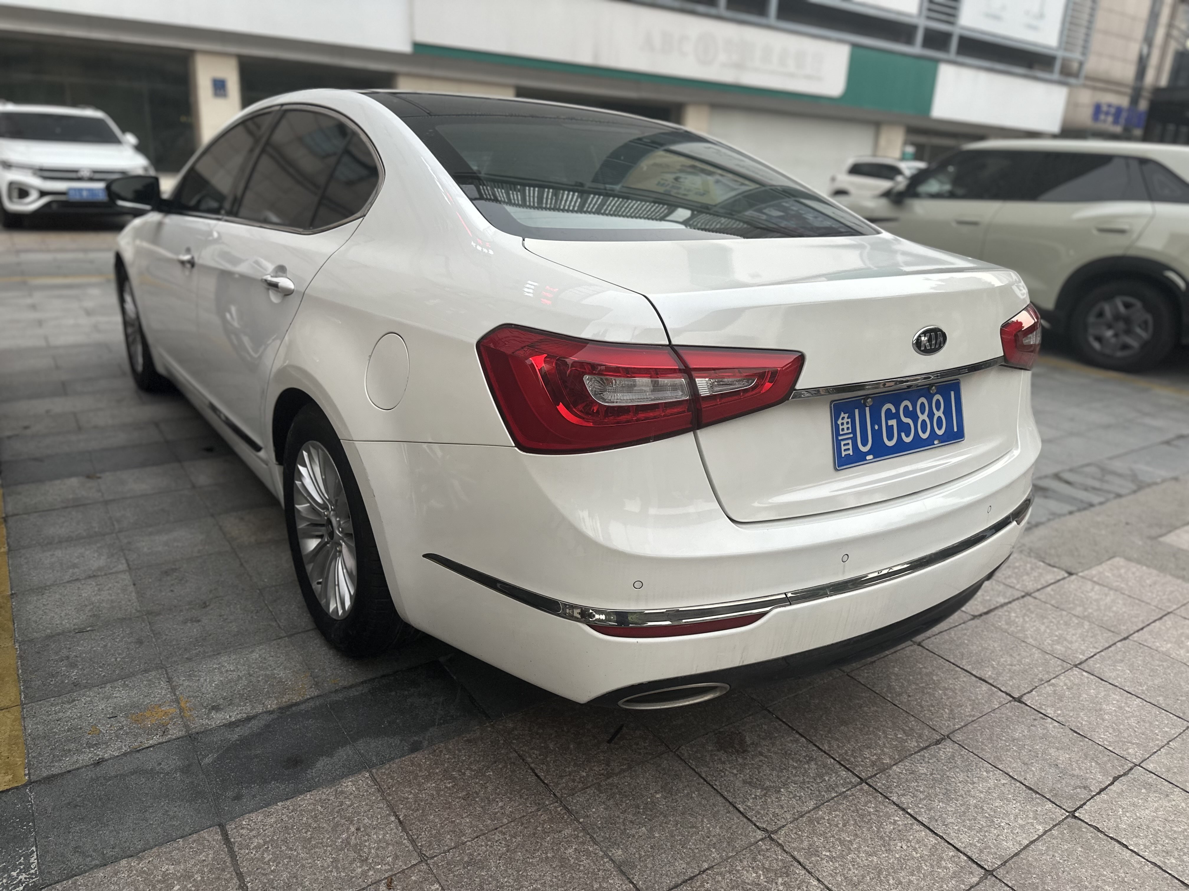 Kia Cadenza 2013 изображение автомобиля #10