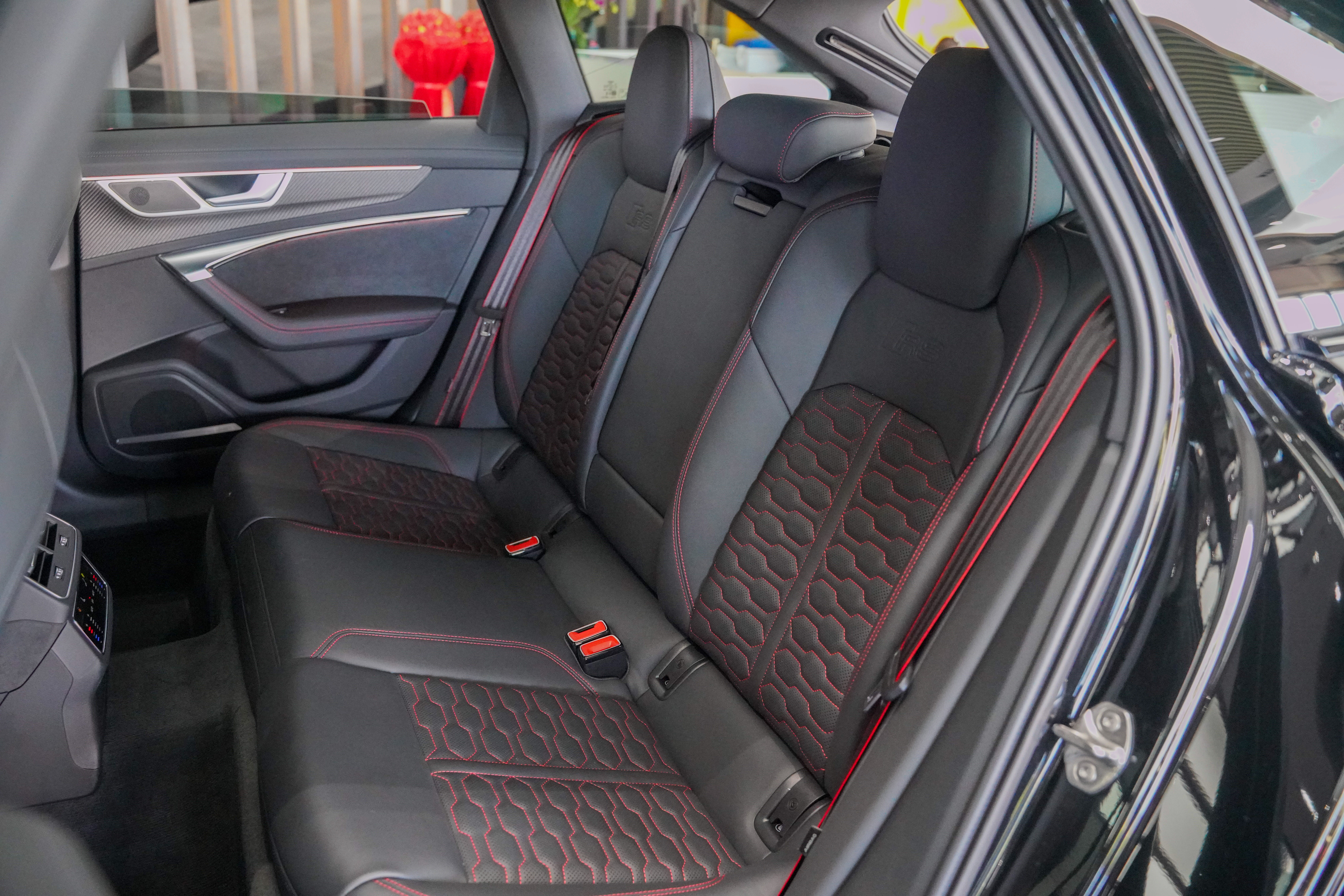 Audi RS 6 2024 car image #10