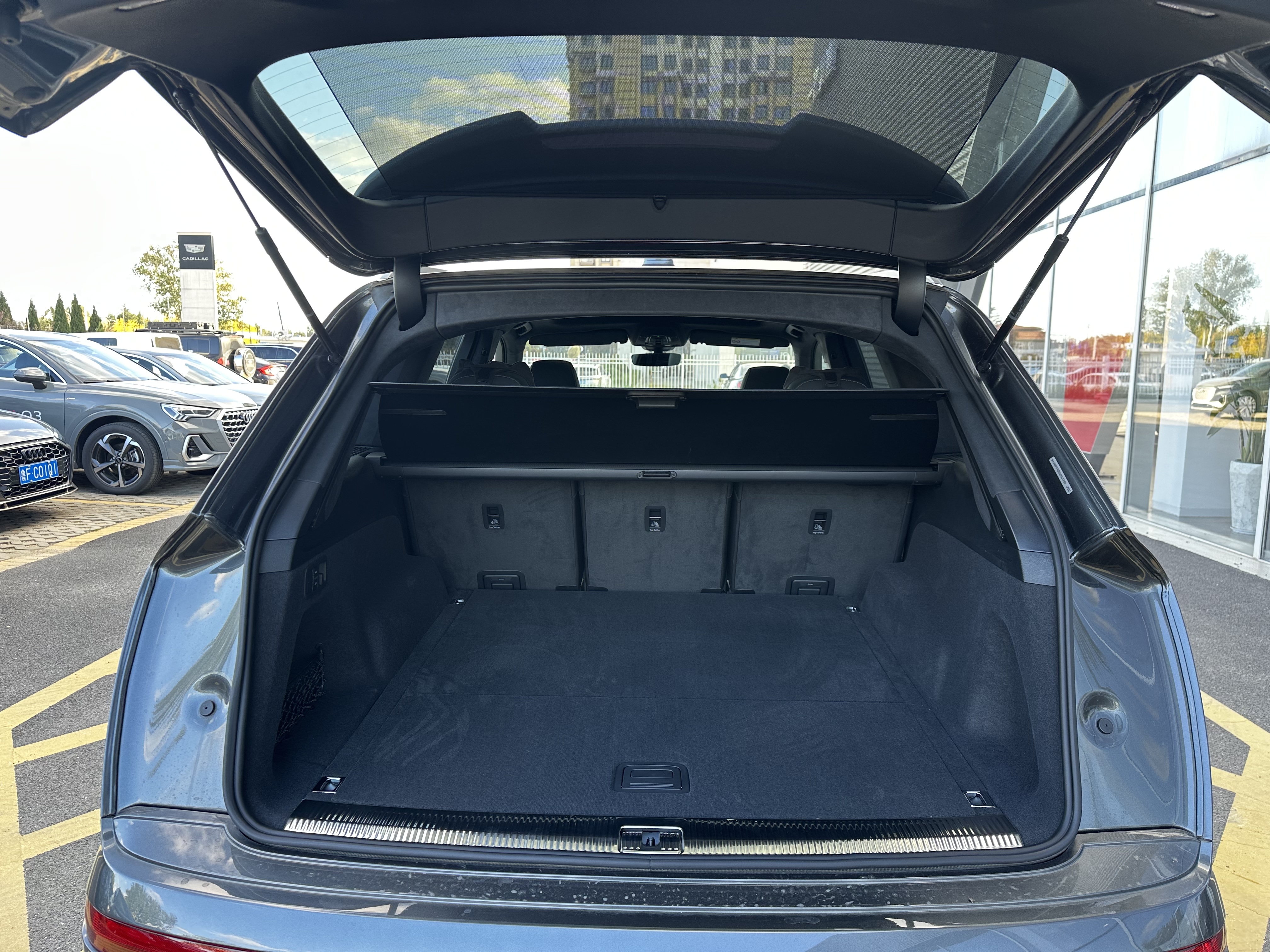 Audi SQ7 2024 immagine di auto #10