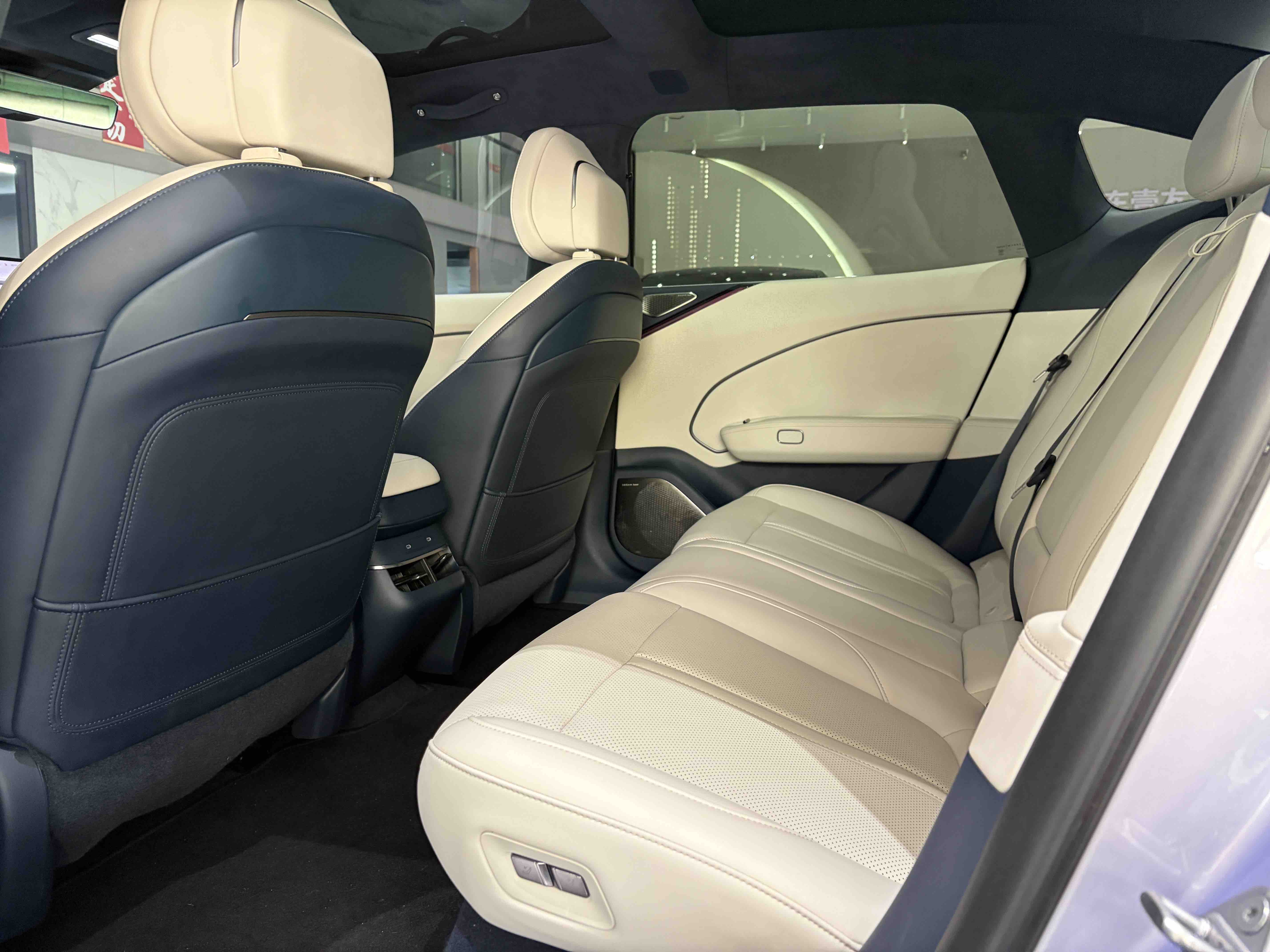 极氪 极氪007 2025 汽车图片 #10