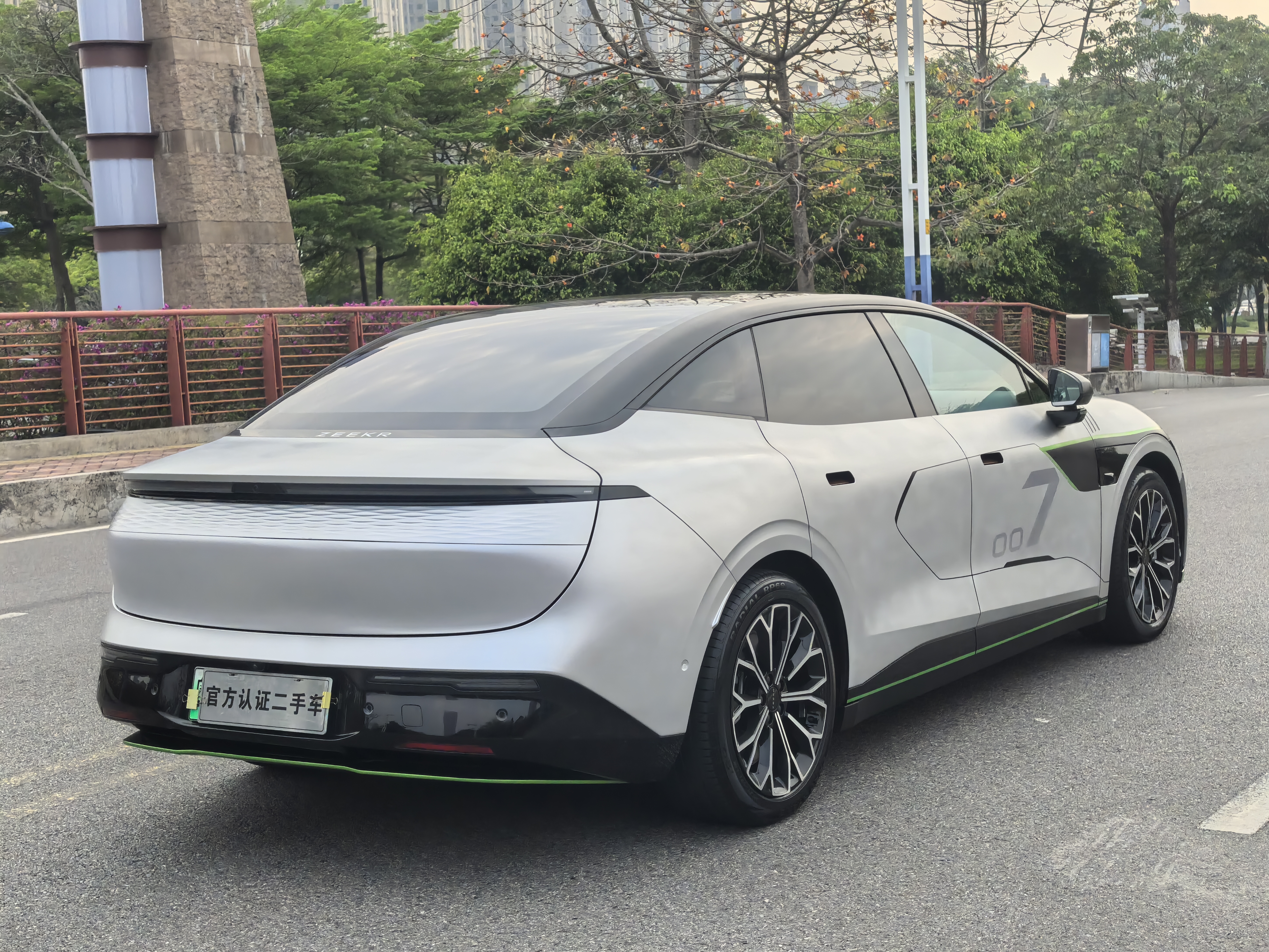 极氪 极氪007 2024 汽车图片 #10