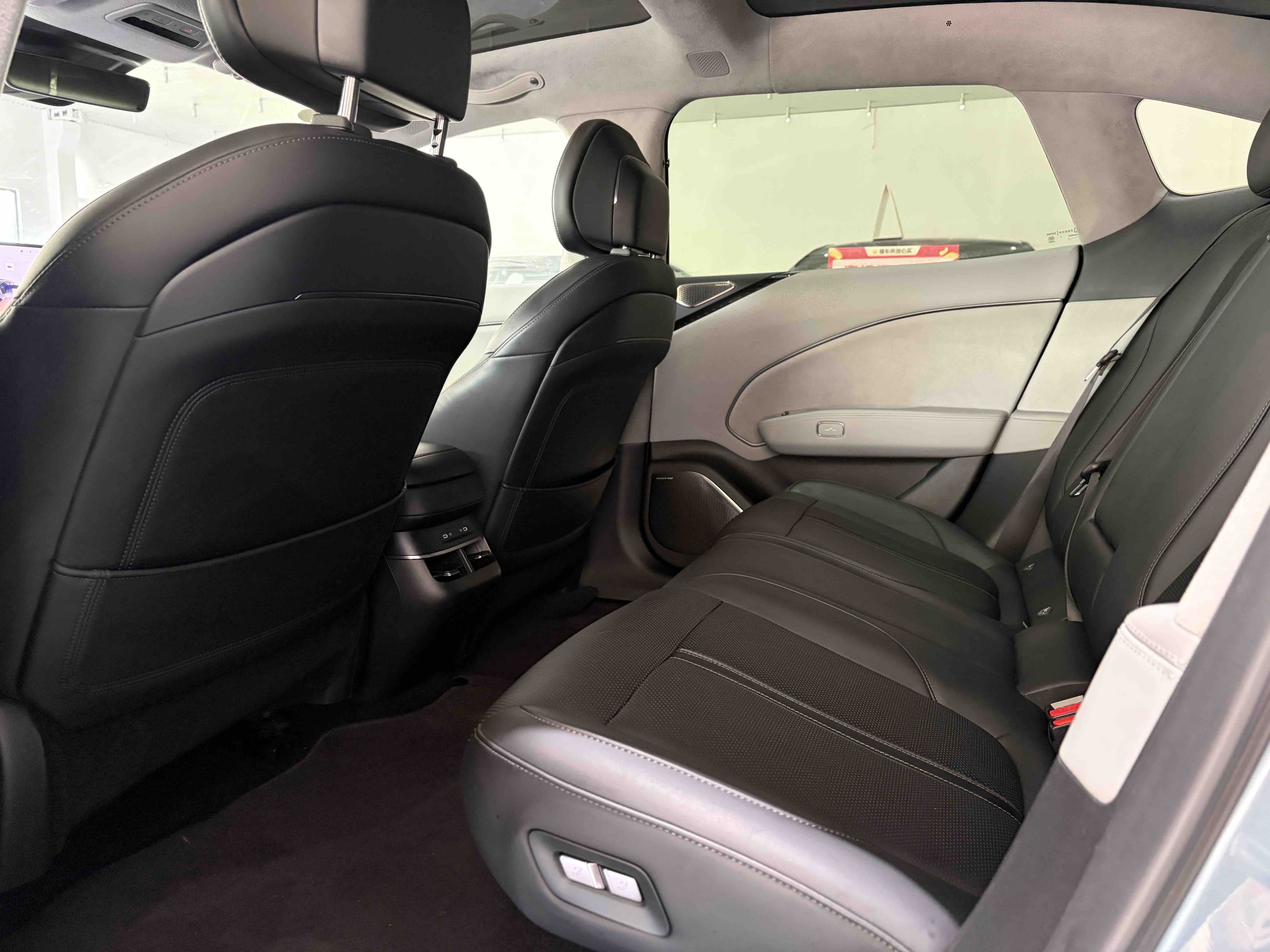 极氪 极氪007 2024 汽车图片 #10