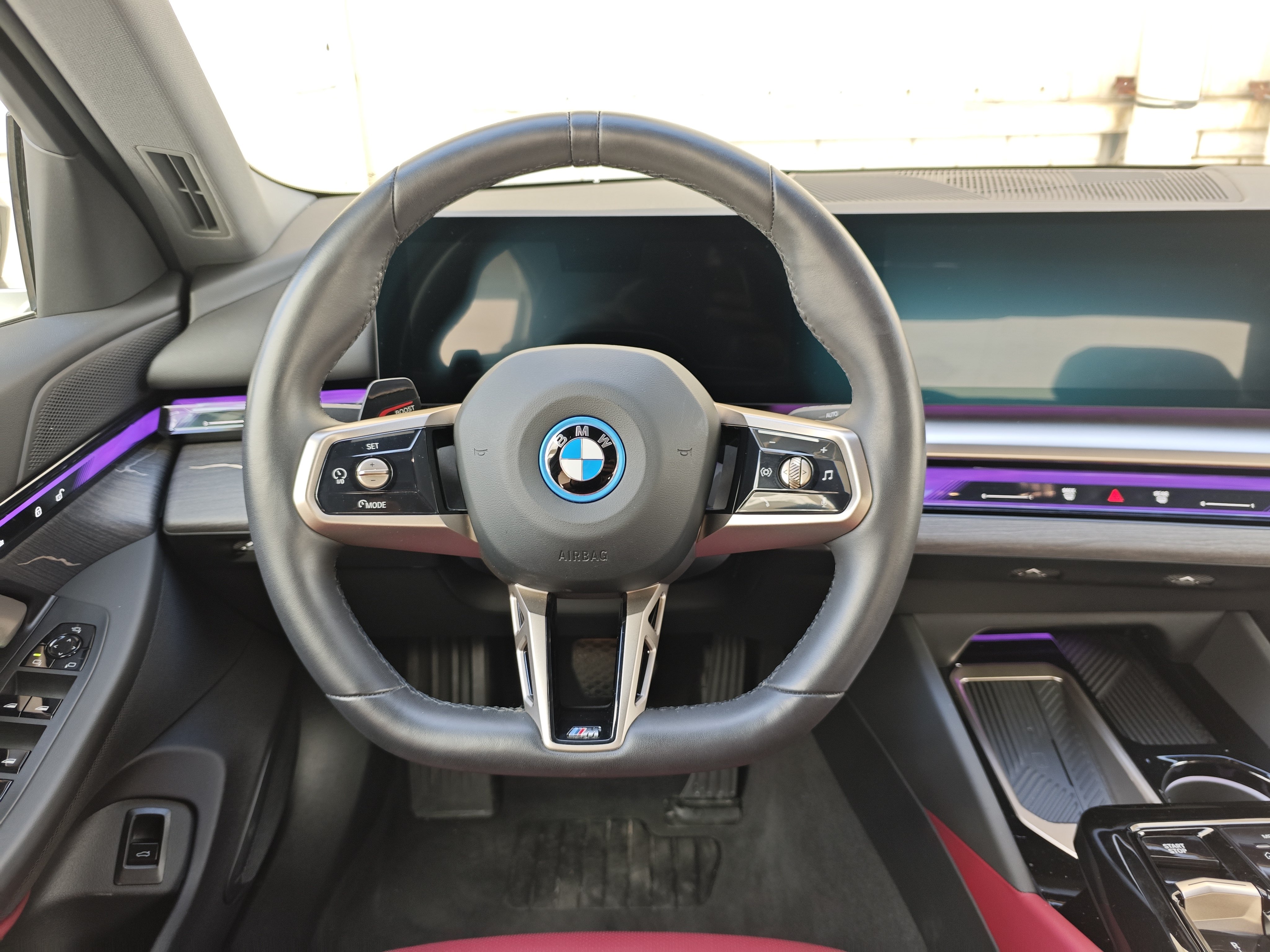 BMW i5 M60 2024 صورة سيارة #10