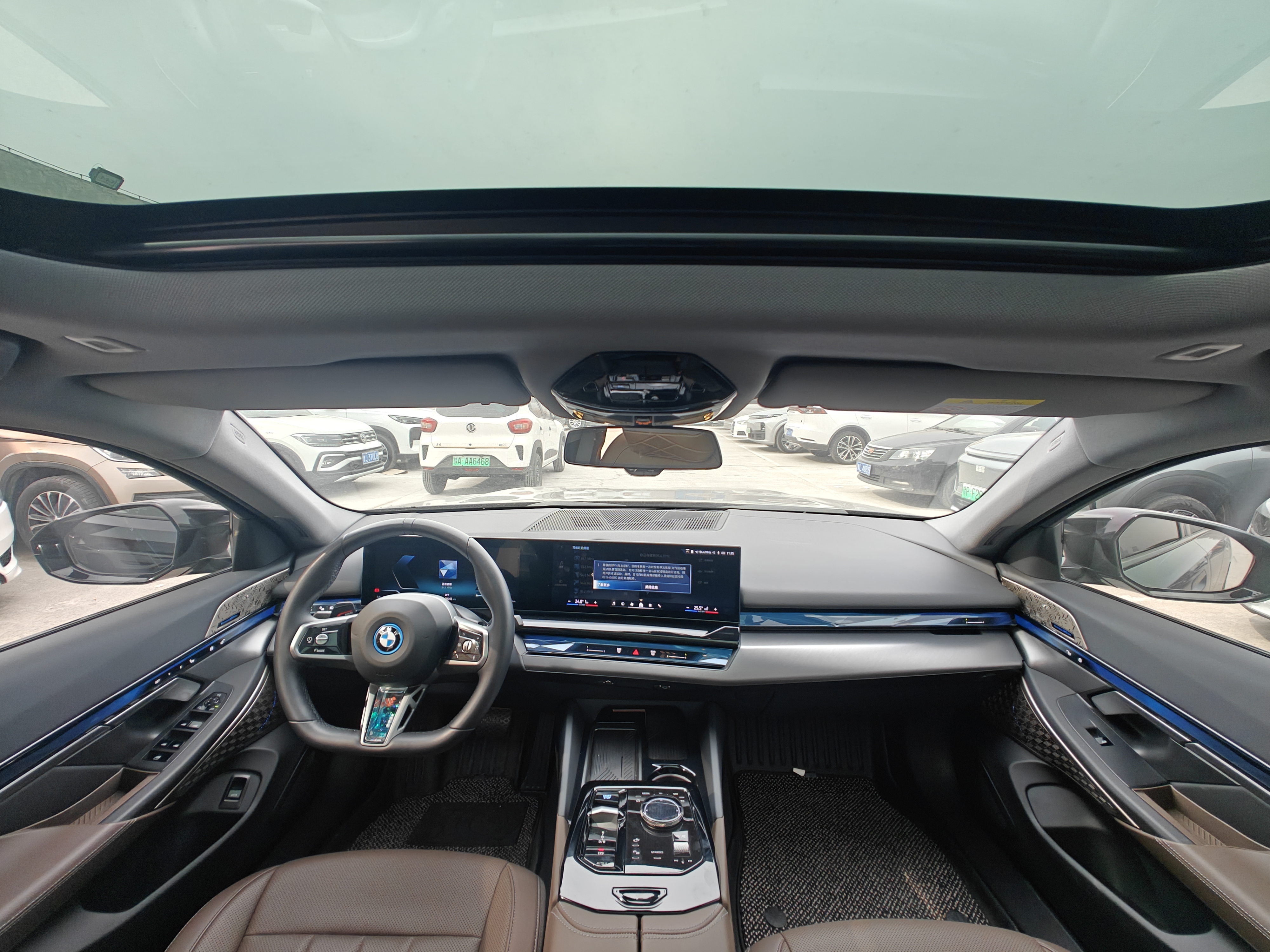 BMW i5 2024 immagine di auto #10