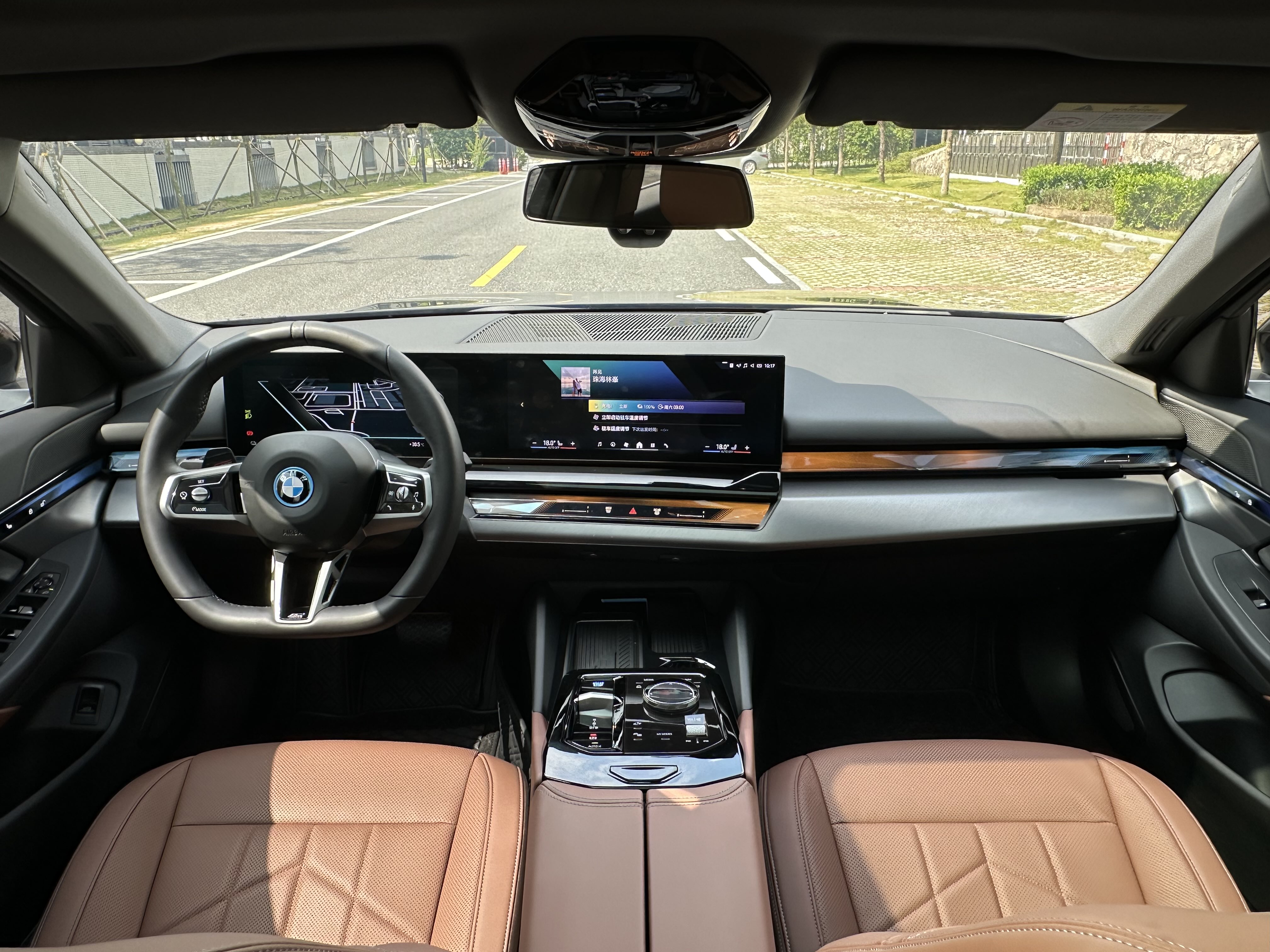 BMW i5 M60 2024 #10 BMW i5 M60 2024 car image #10