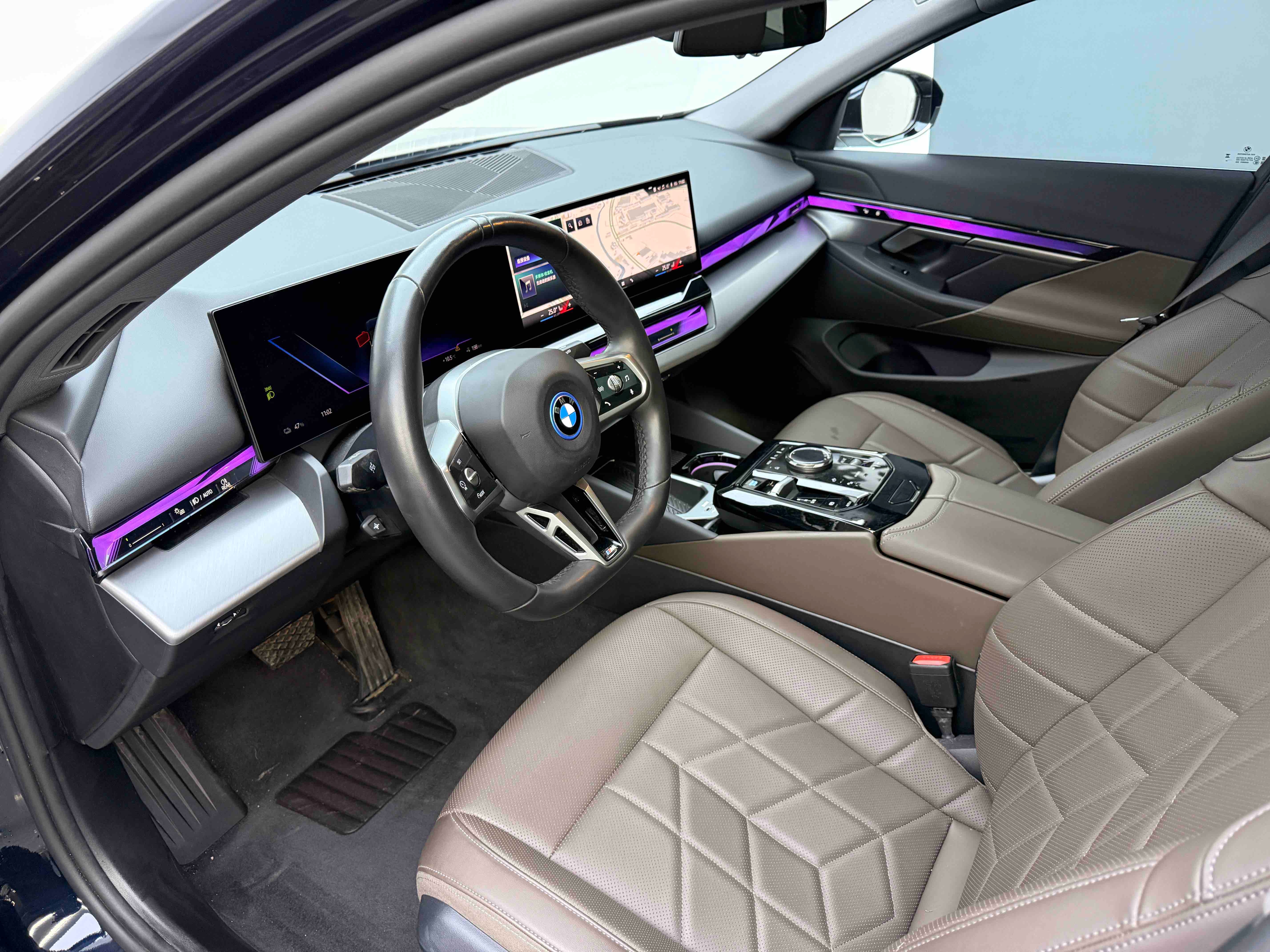 BMW i5 2024 immagine di auto #10