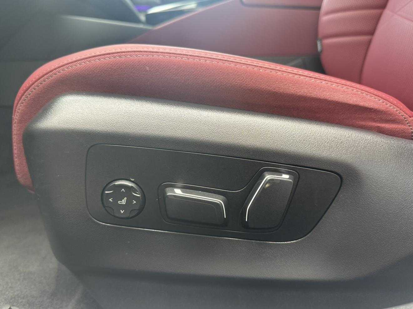 BMW i5 2025 car image #10