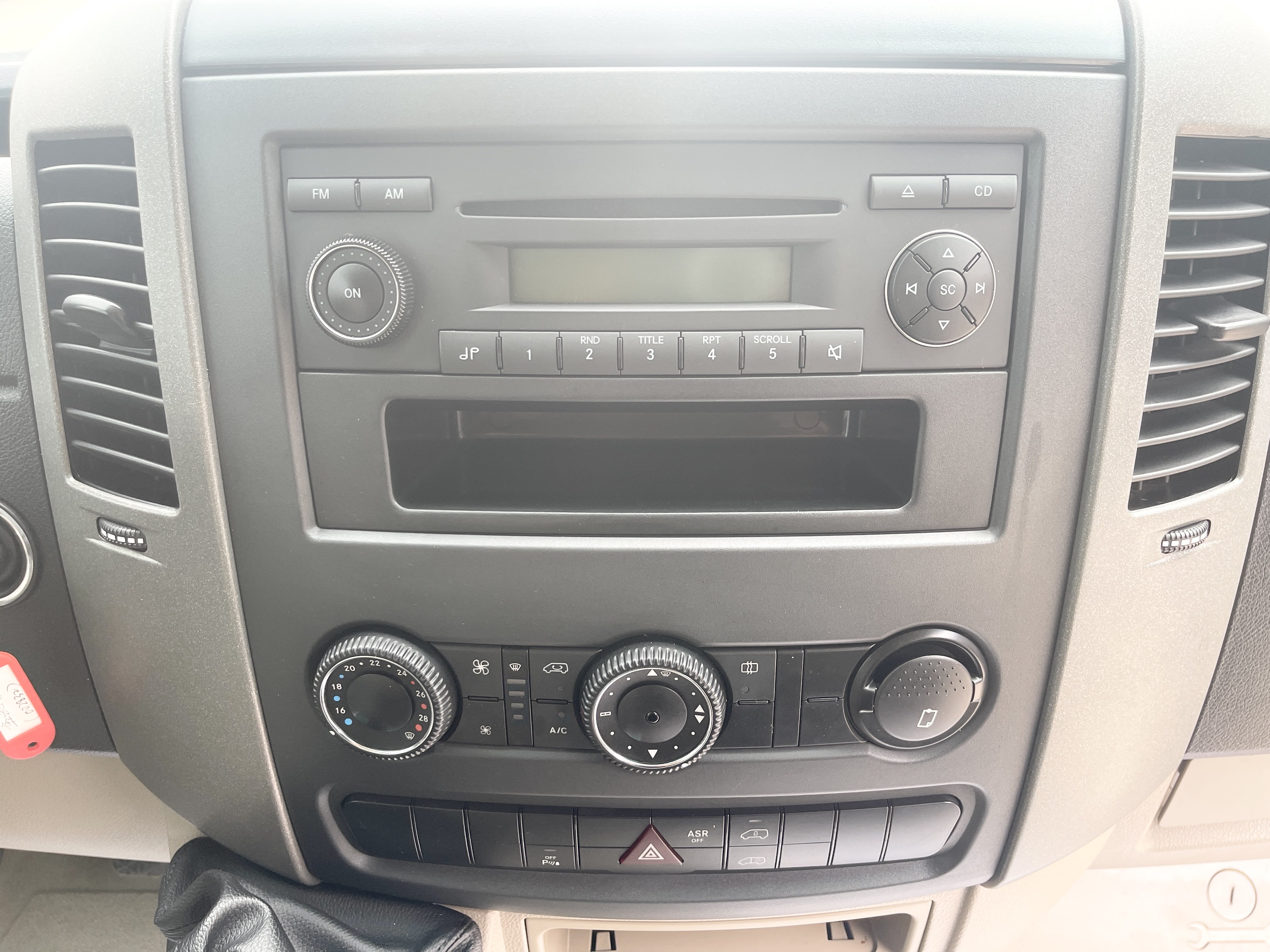 Mercedes-Benz Sprinter 2014 car image #10