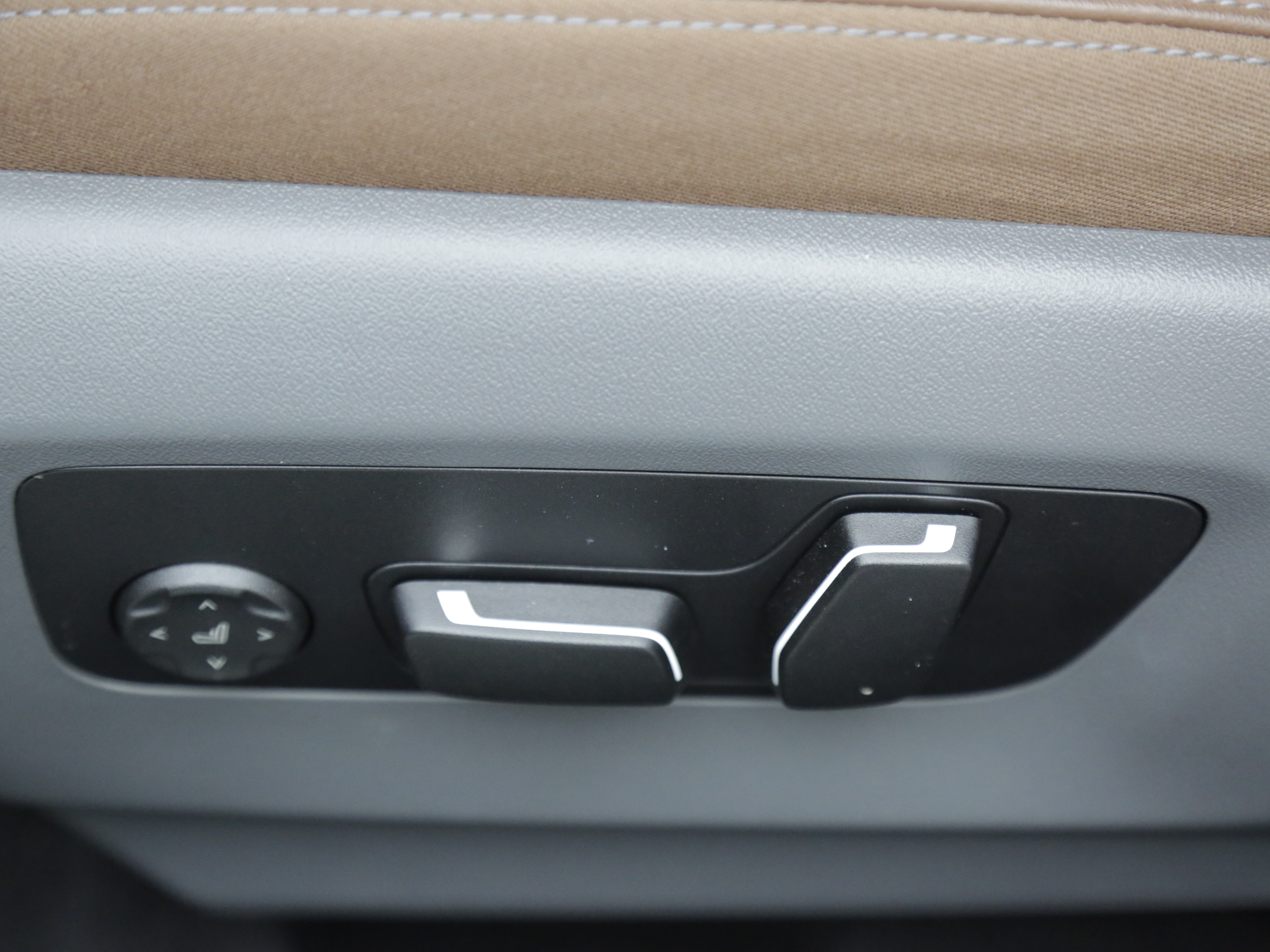 BMW i5 2025 car image #10