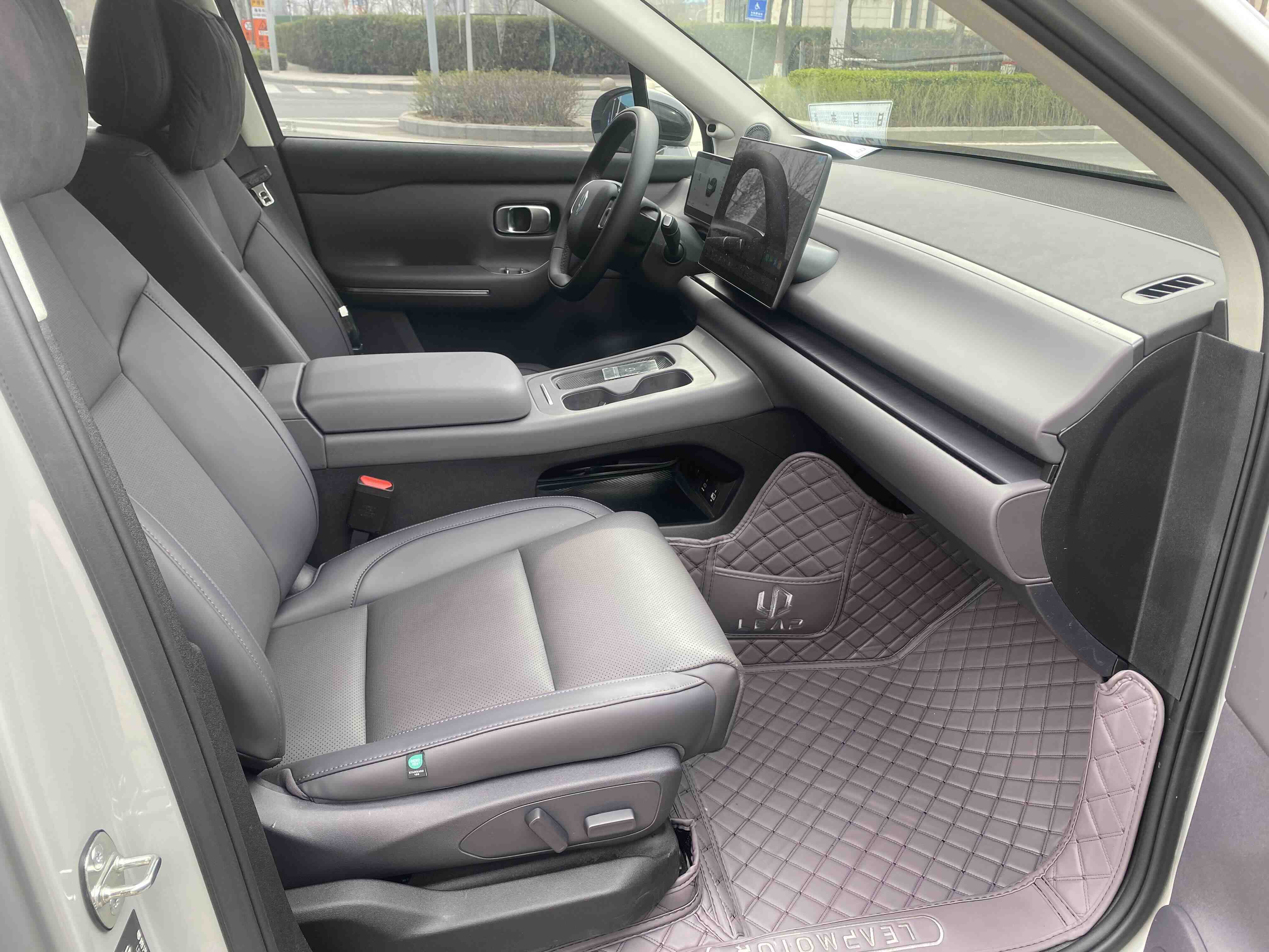 零跑汽车 零跑C10 2024 汽车图片 #10