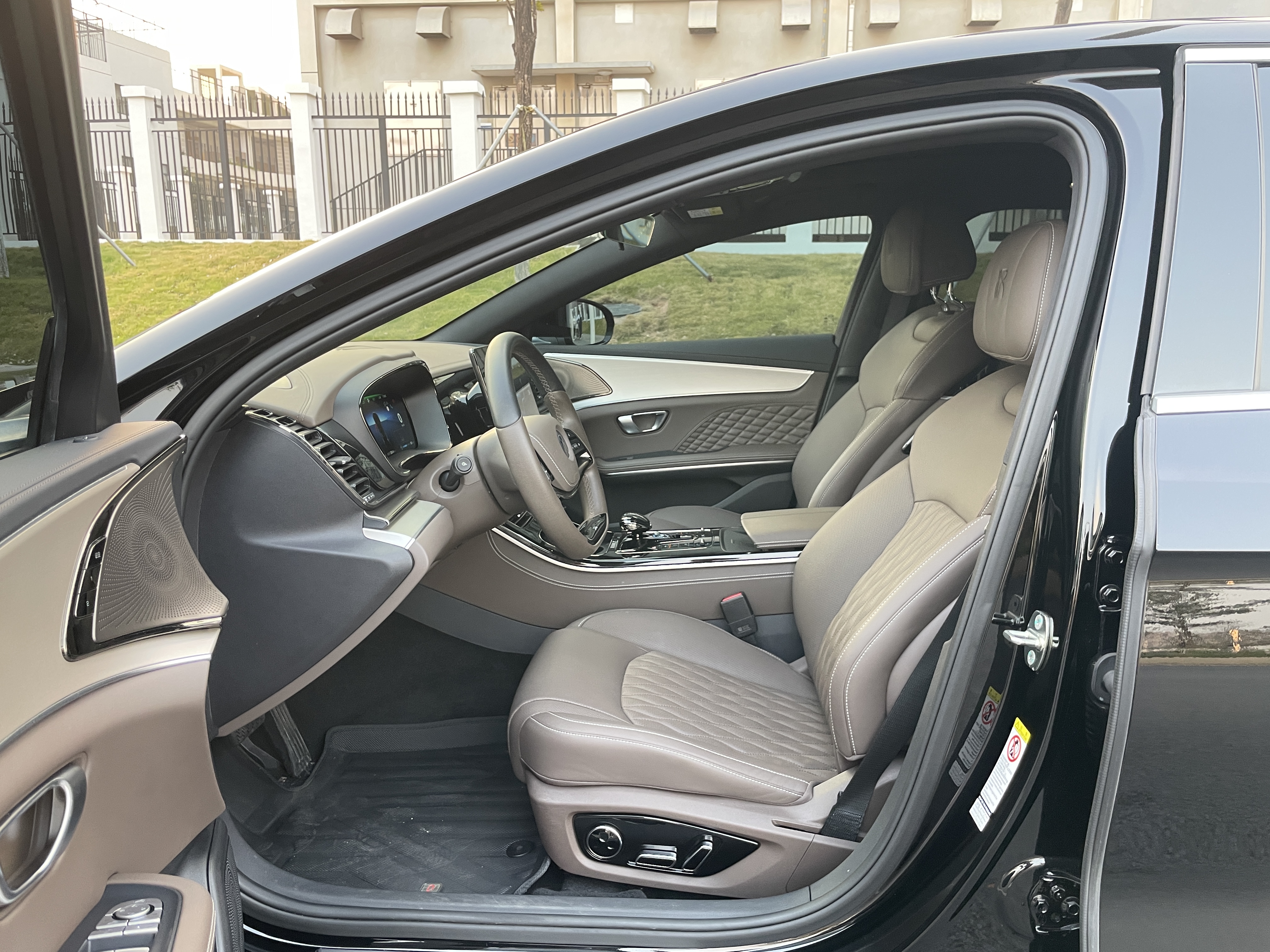 BYD Han 2024 car image #10