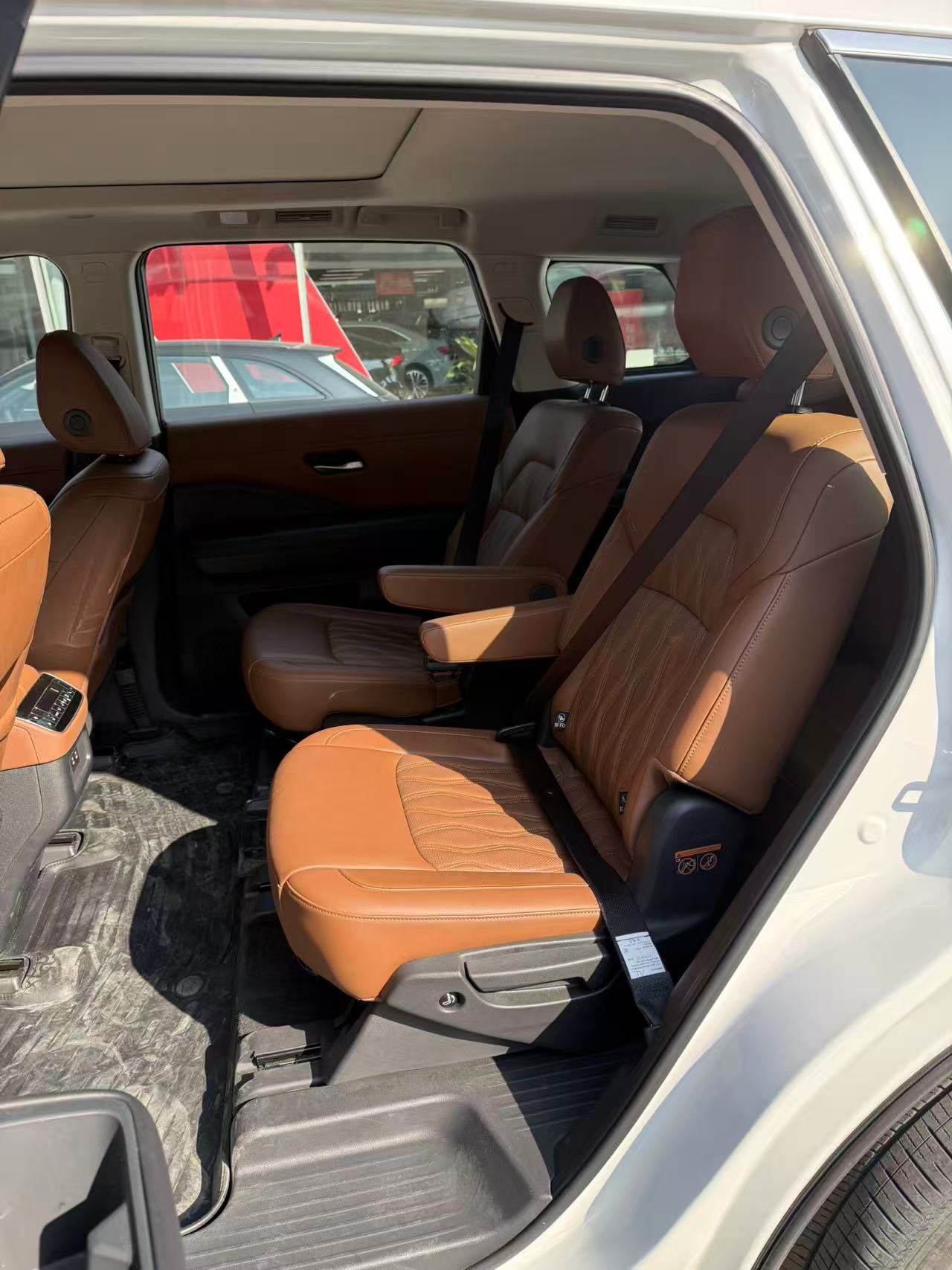Nissan Pathfinder 2024 car image #10