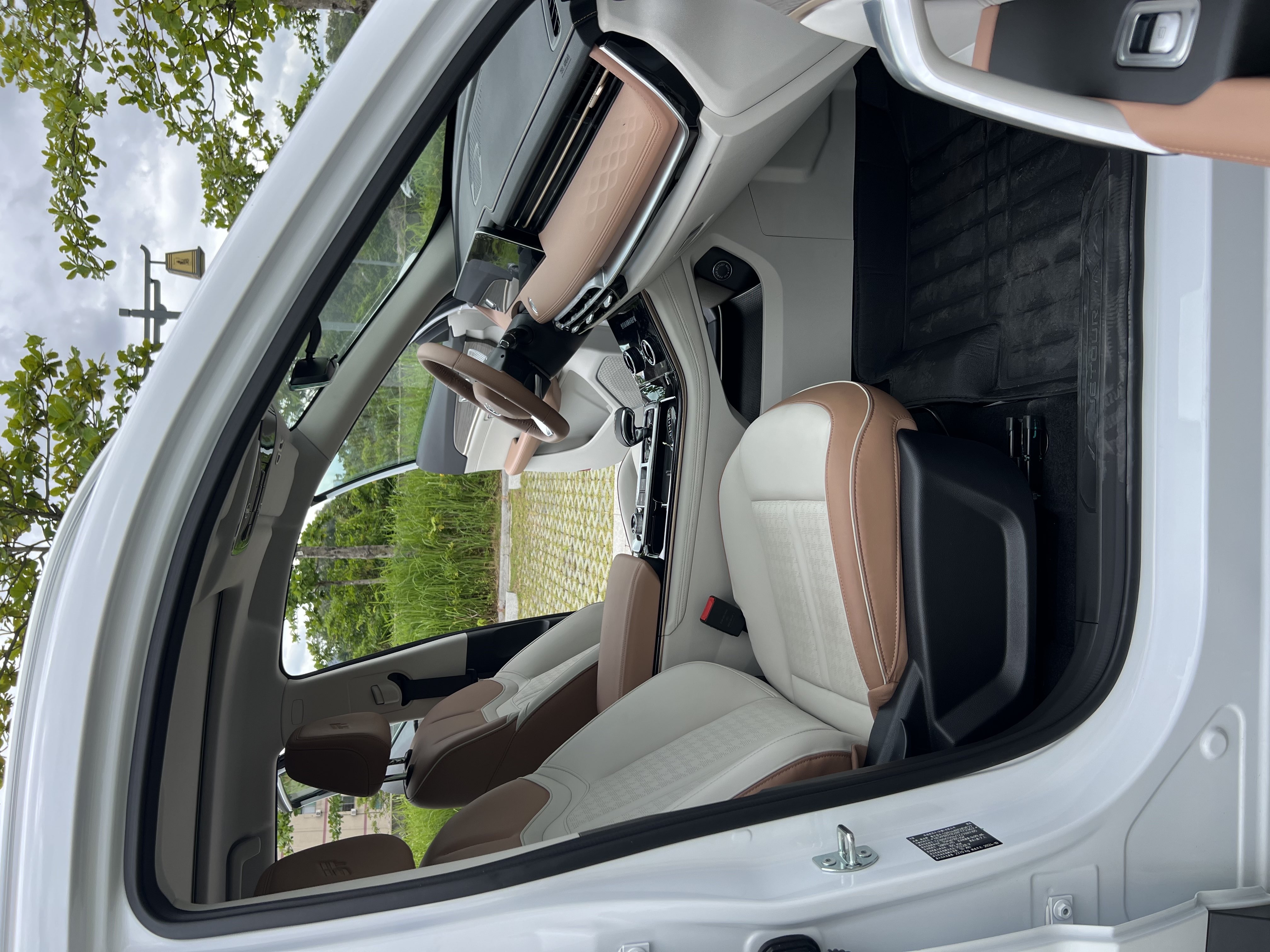 Jetour X70 C-DM 2024 car image #10