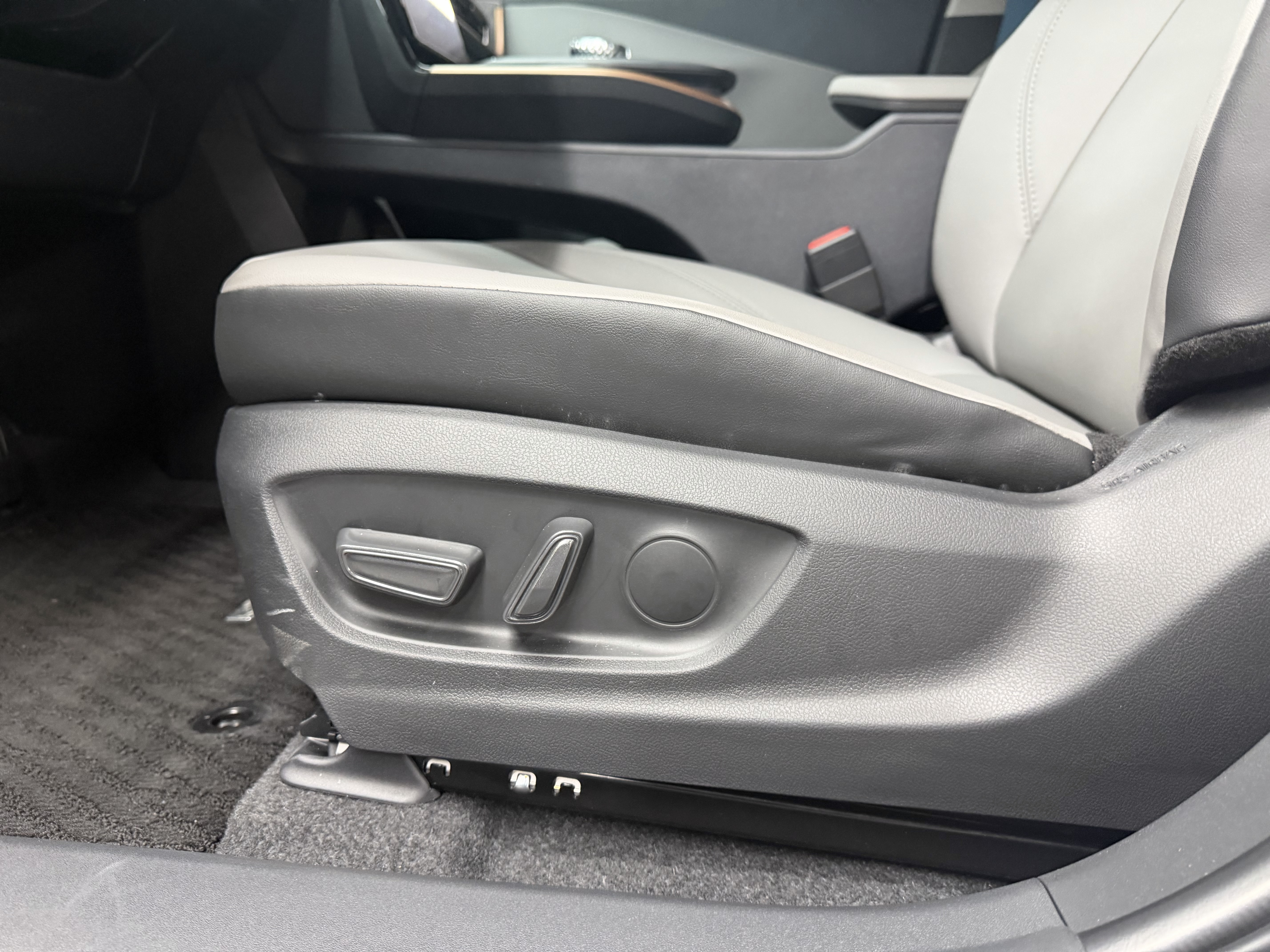 Toyota bZ3 2025 immagine di auto #10