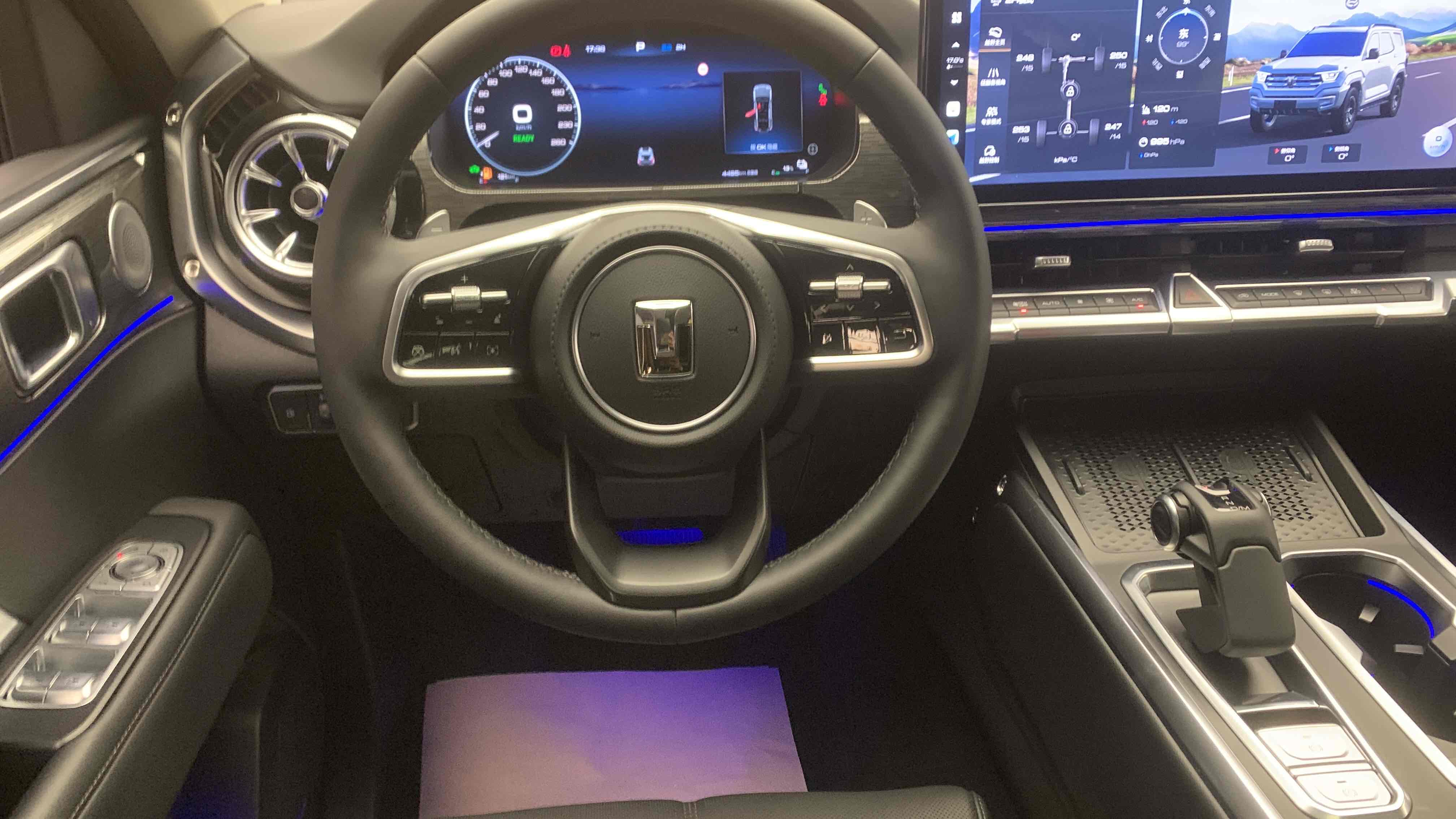 Tank 400 New Energy 2025 #10 Tank 400 New Energy 2025 car image #10