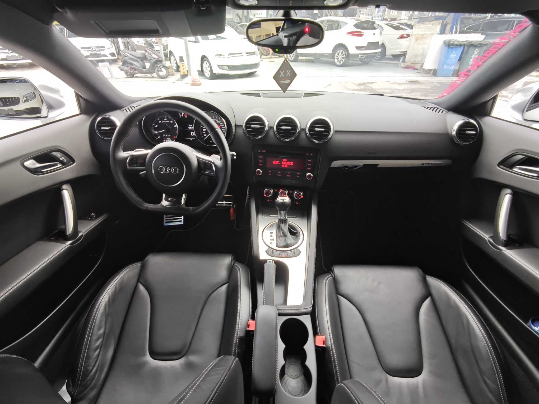 Audi TTS 2012 car image #10