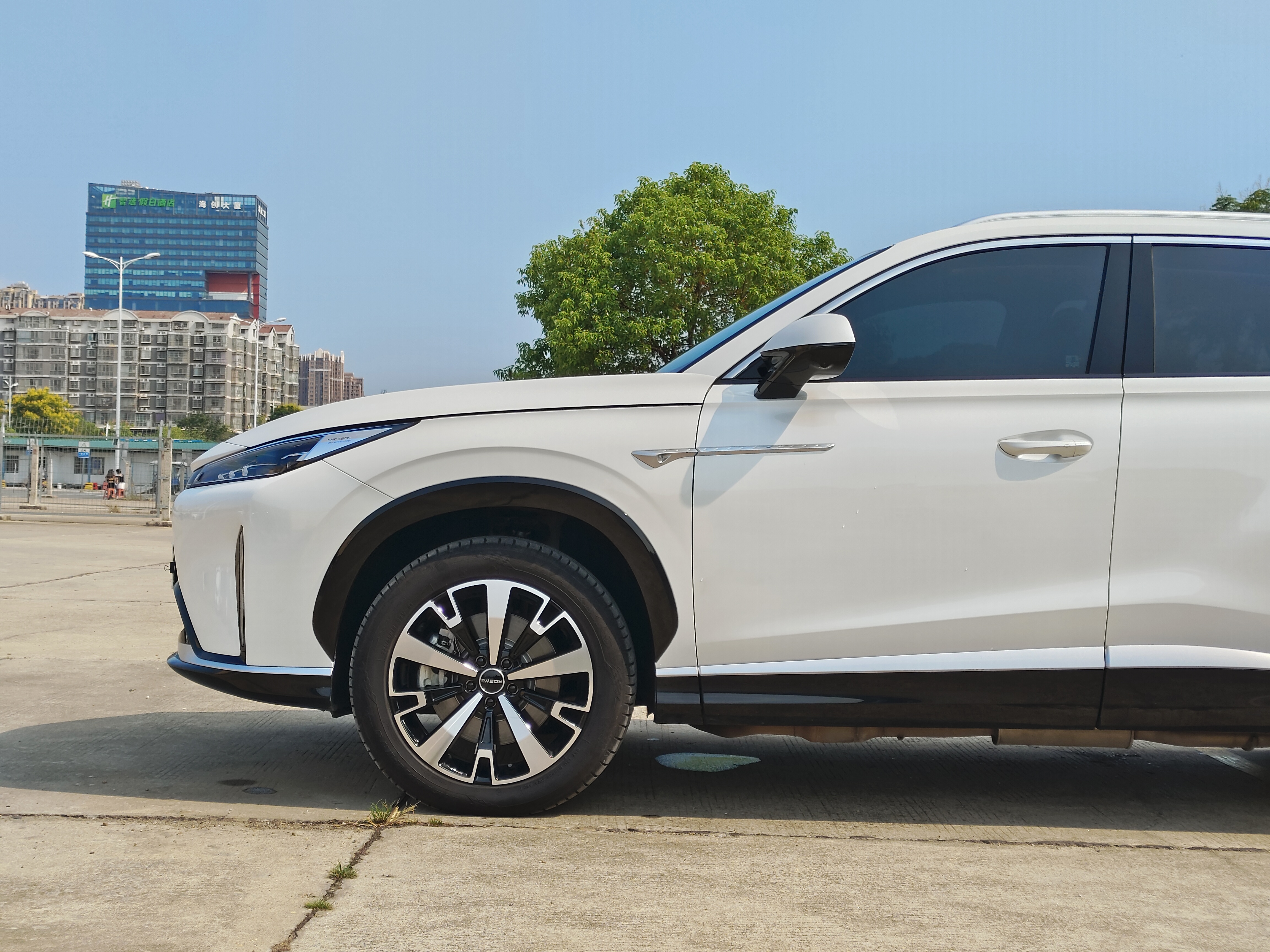 Roewe D5X DMH 2024 car image #10