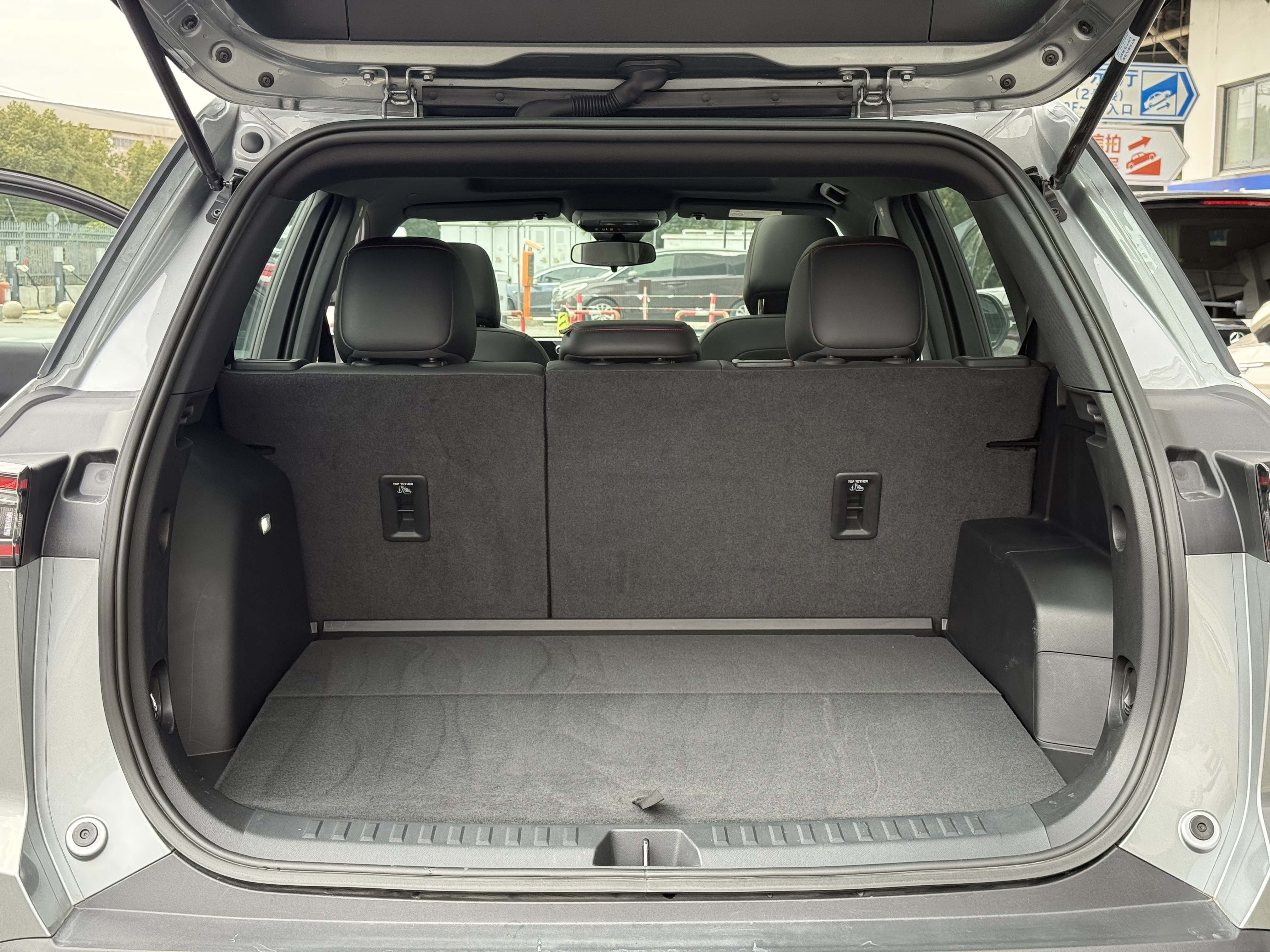 Chevrolet Equinox Plus 2026 car image #10