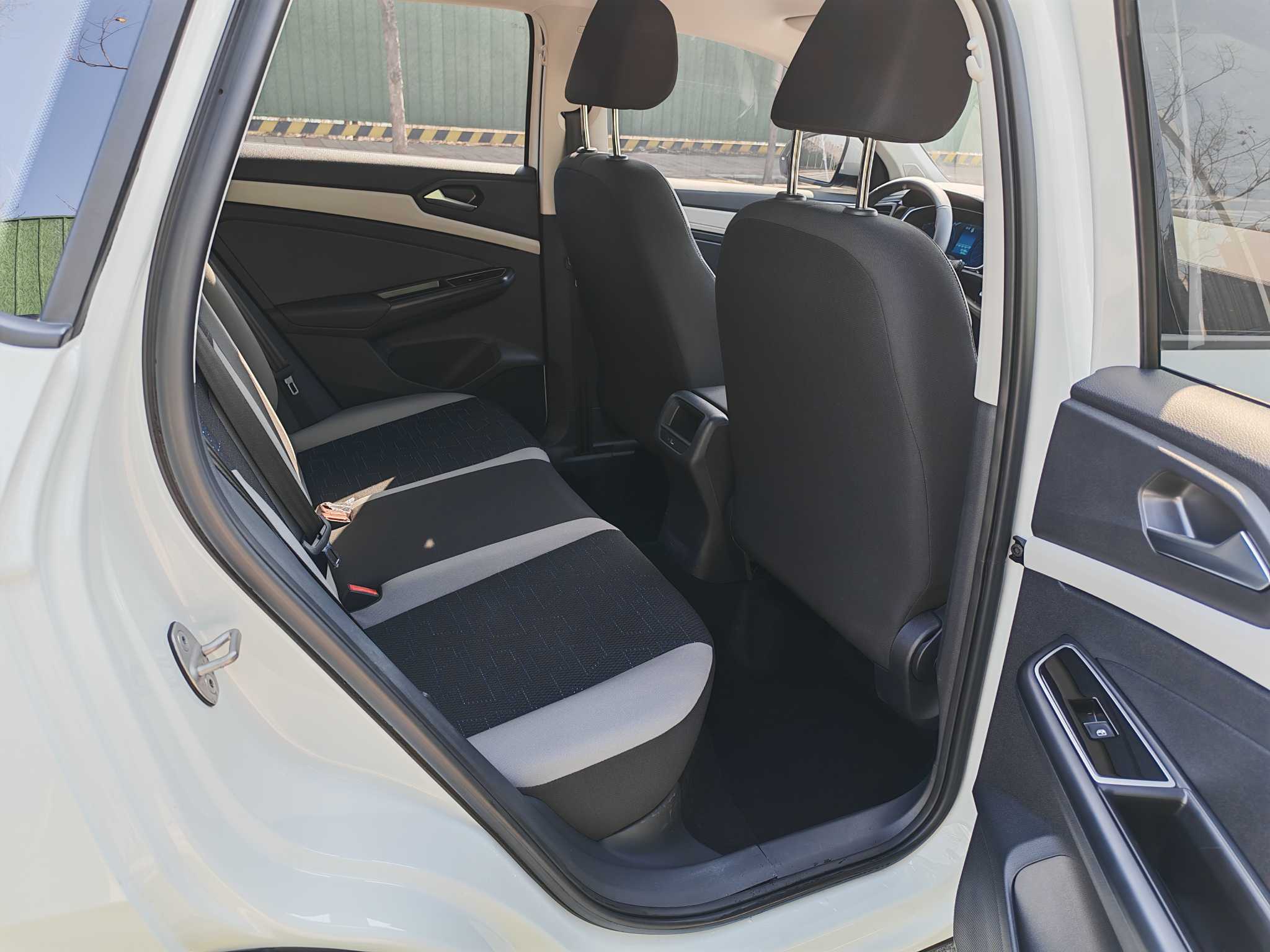 VS5 2025 car image #10