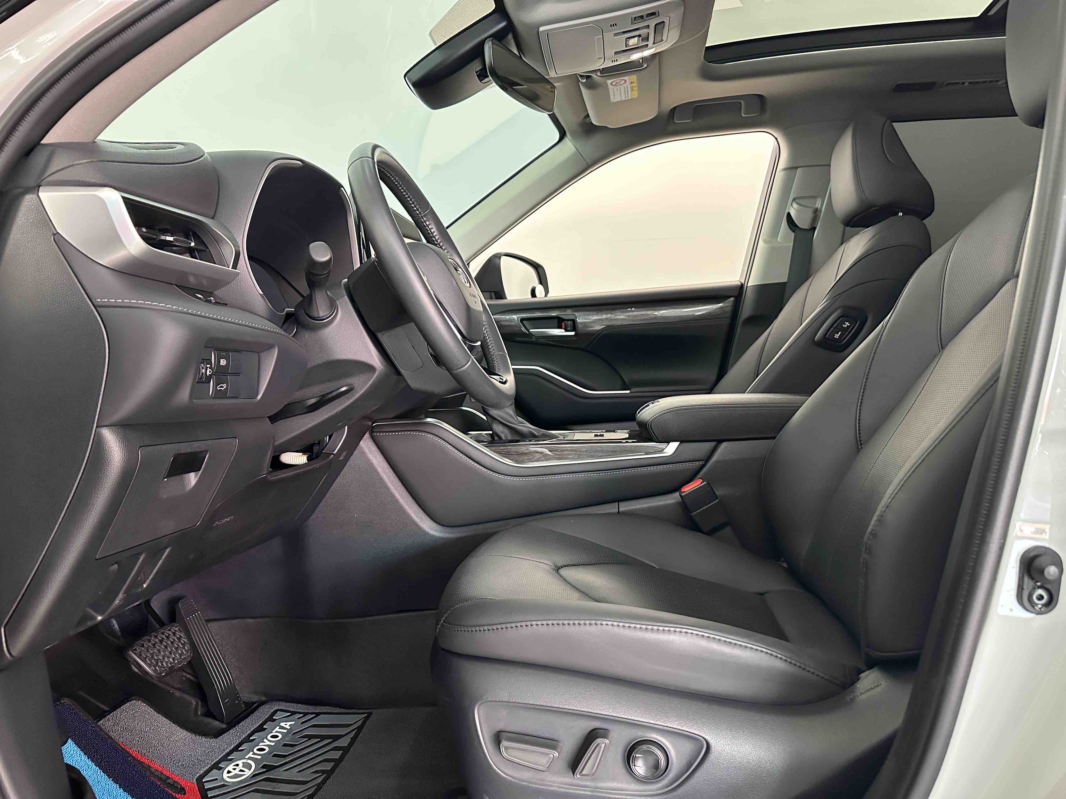 Toyota Highlander 2024 #10 Toyota Highlander 2024 car image #10