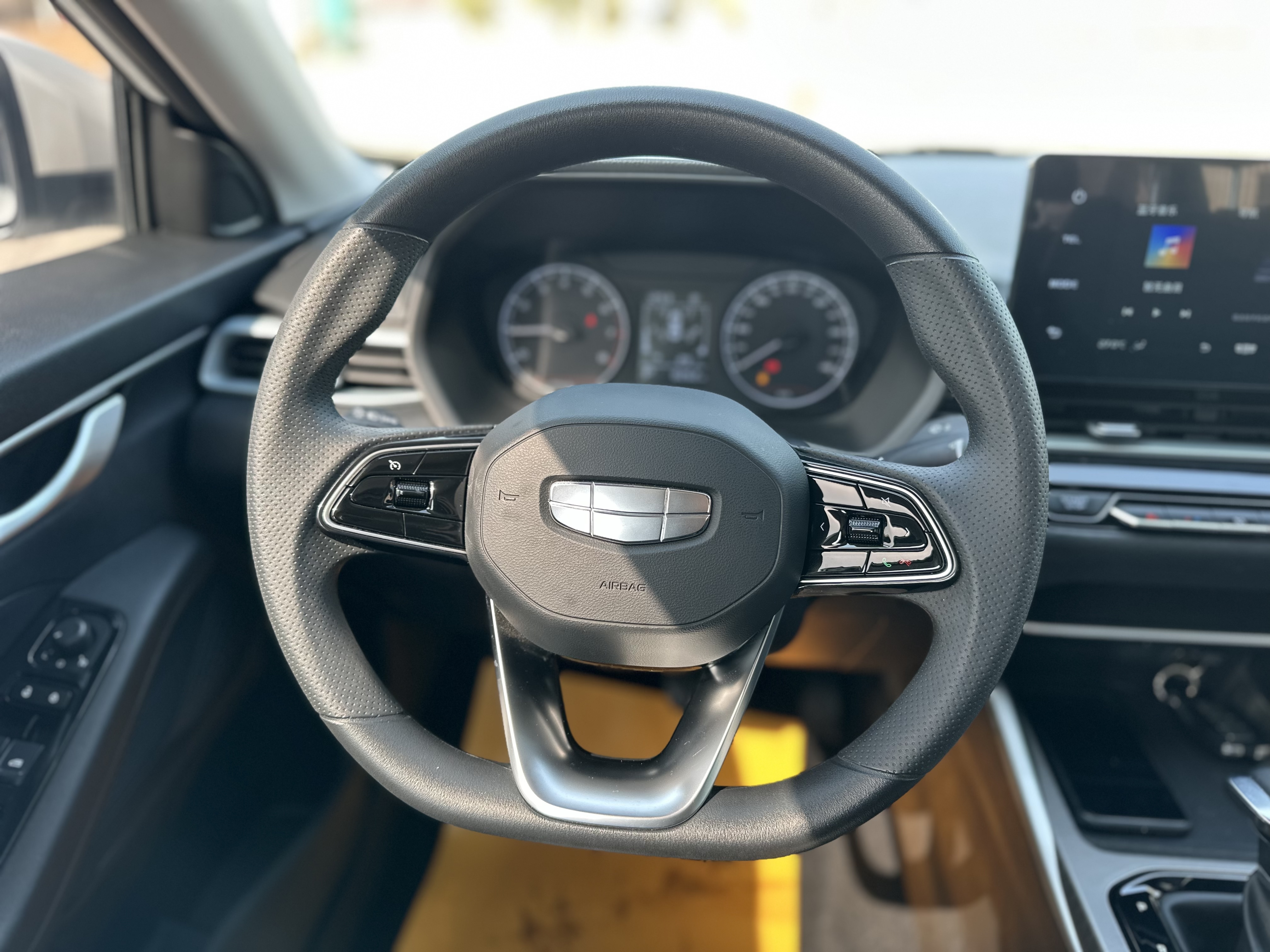 Emgrand 2025 car image #10