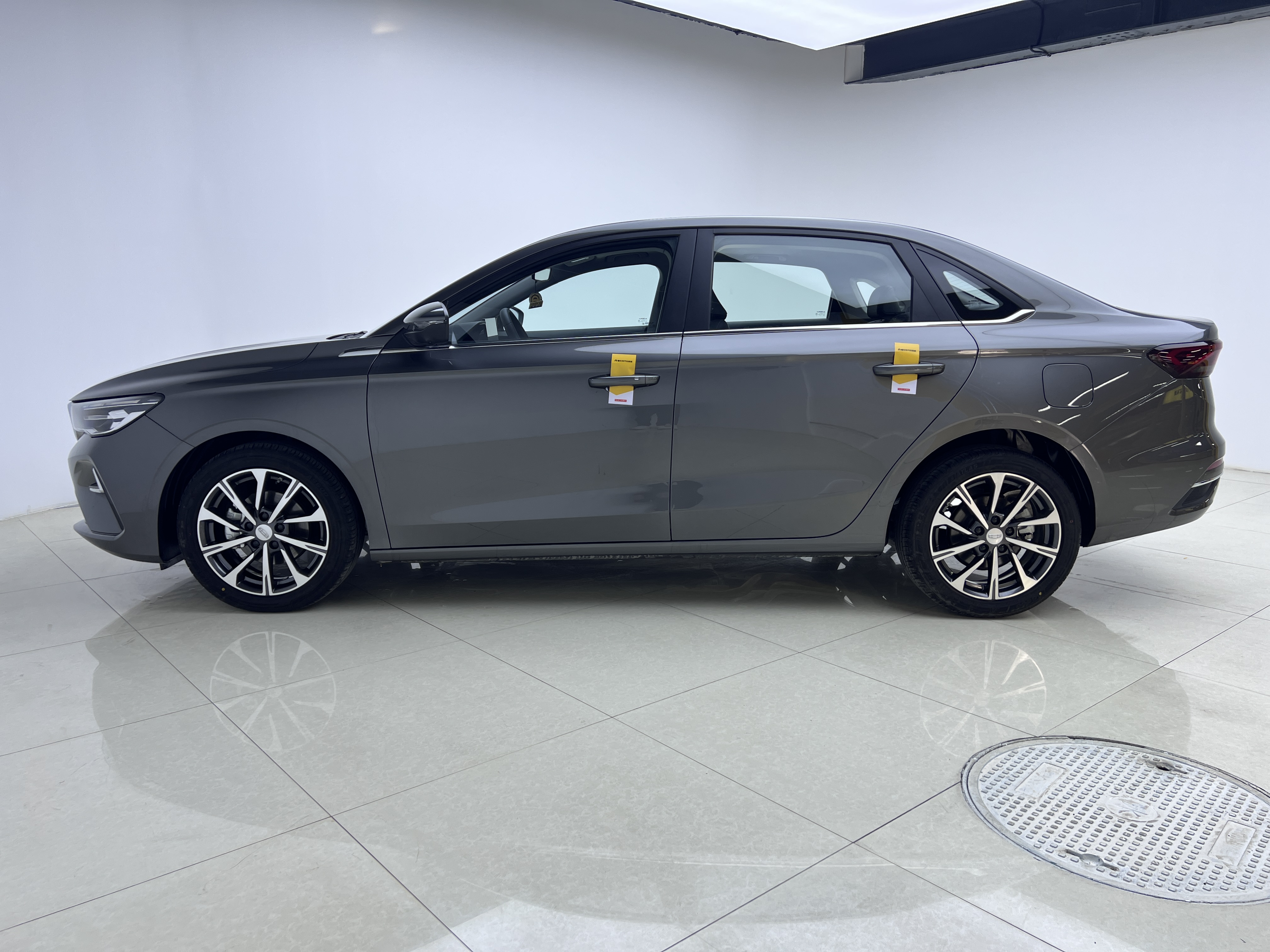 Emgrand 2025 #10 Emgrand 2025 car image #10