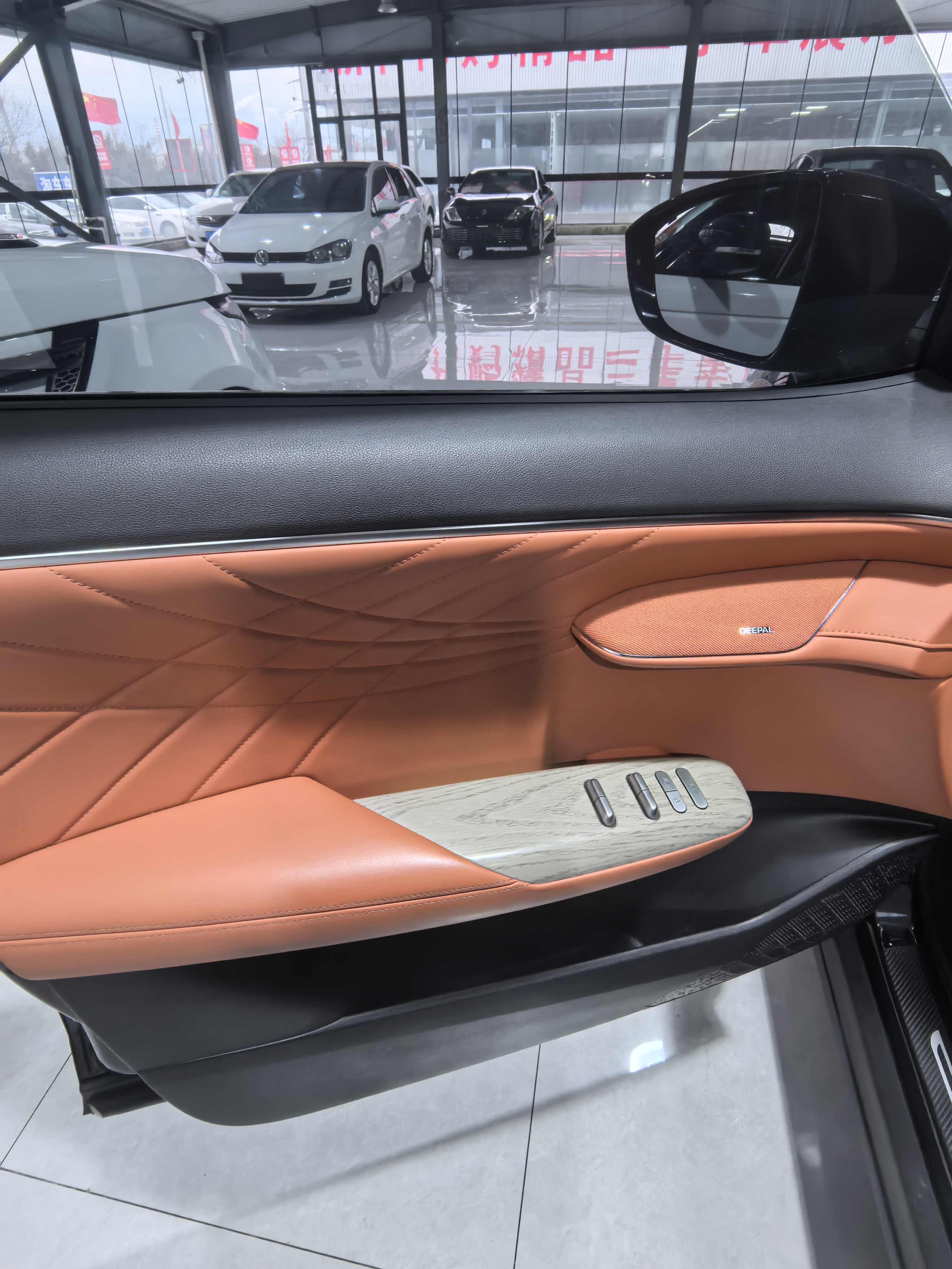 Deepal S07 2024 immagine di auto #10