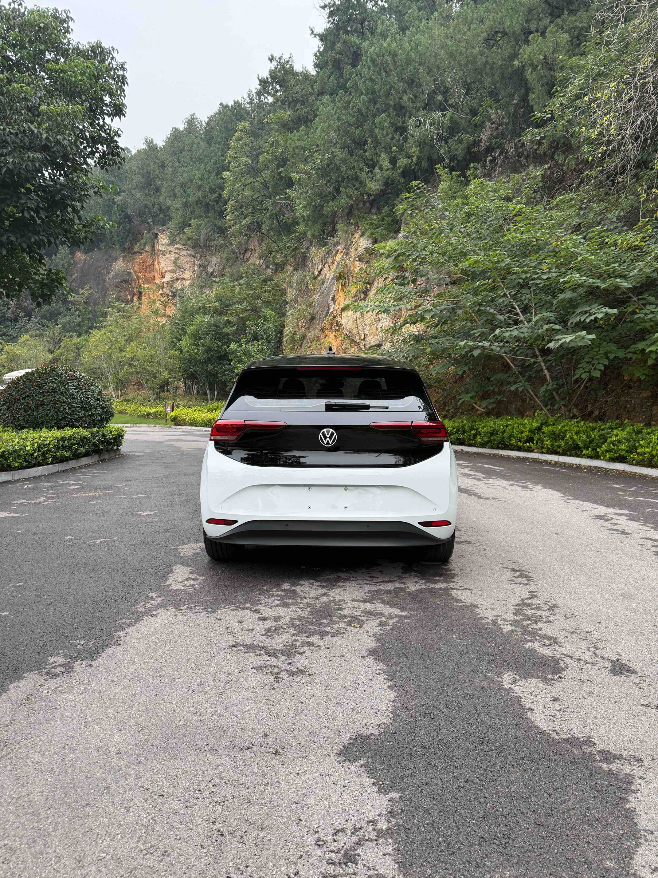 Volkswagen ID.3 2025 immagine di auto #10