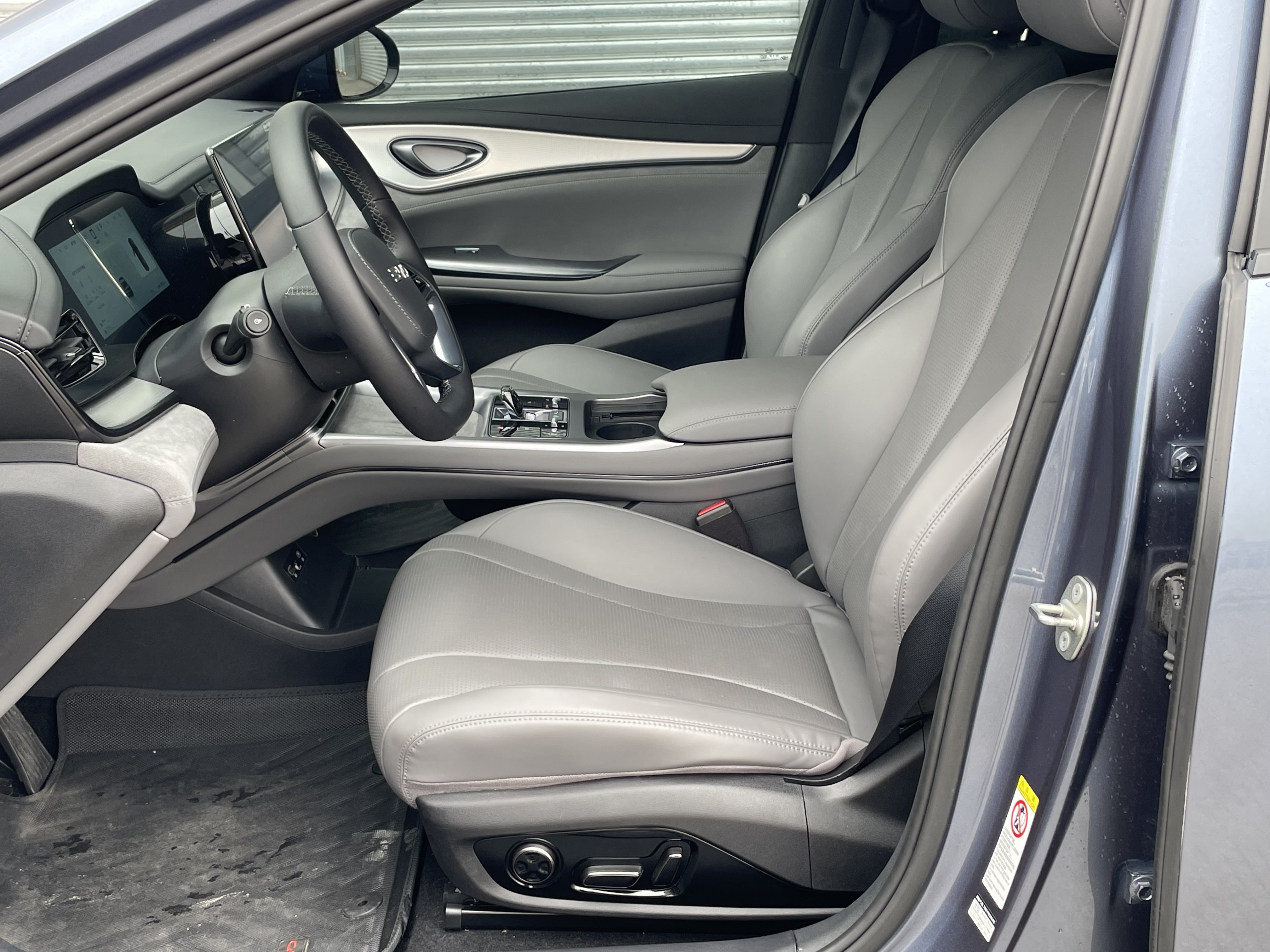 BYD Seal 07 DM-i 2024 car image #10