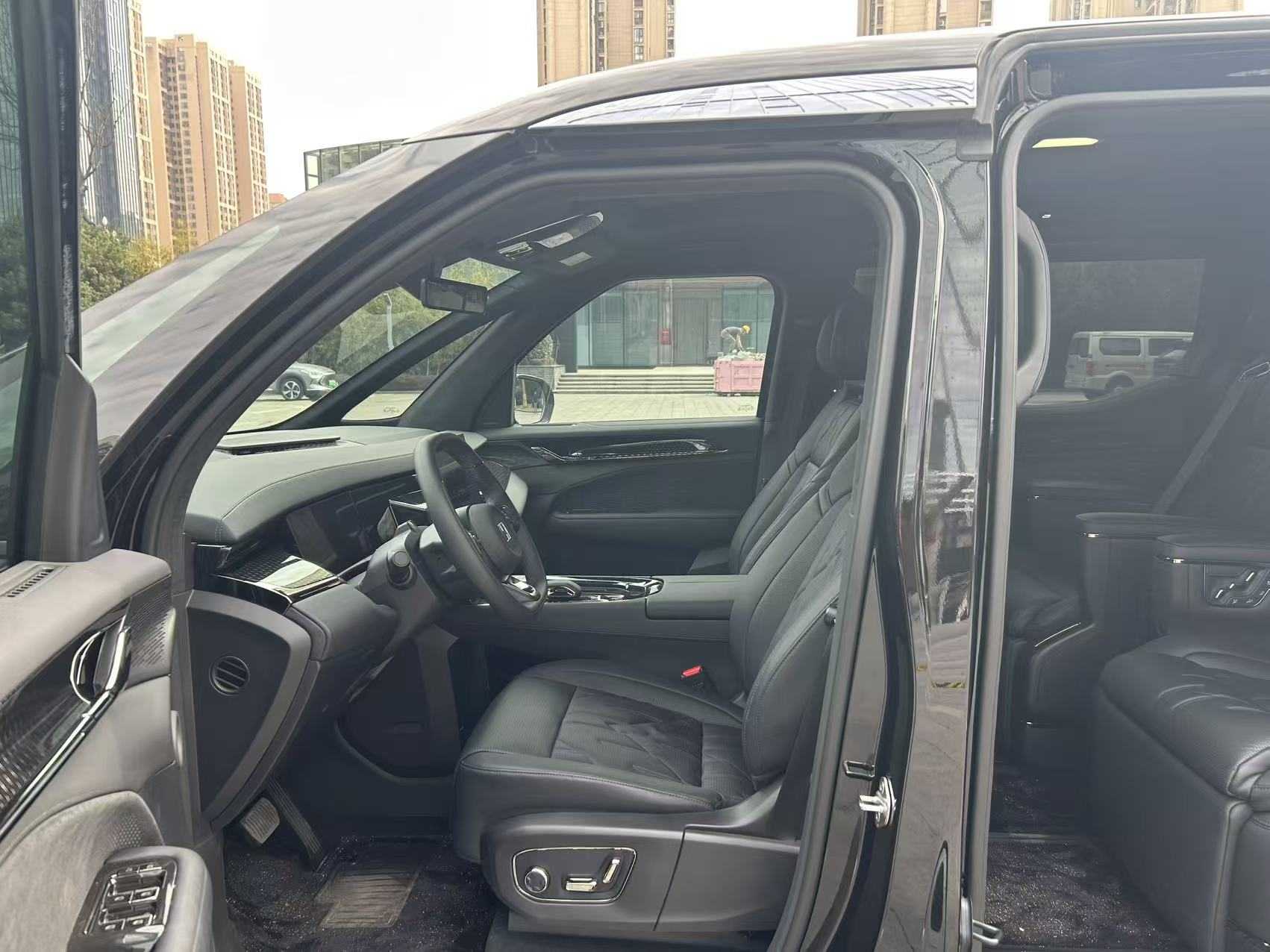 极氪 极氪009 2025 汽车图片 #10