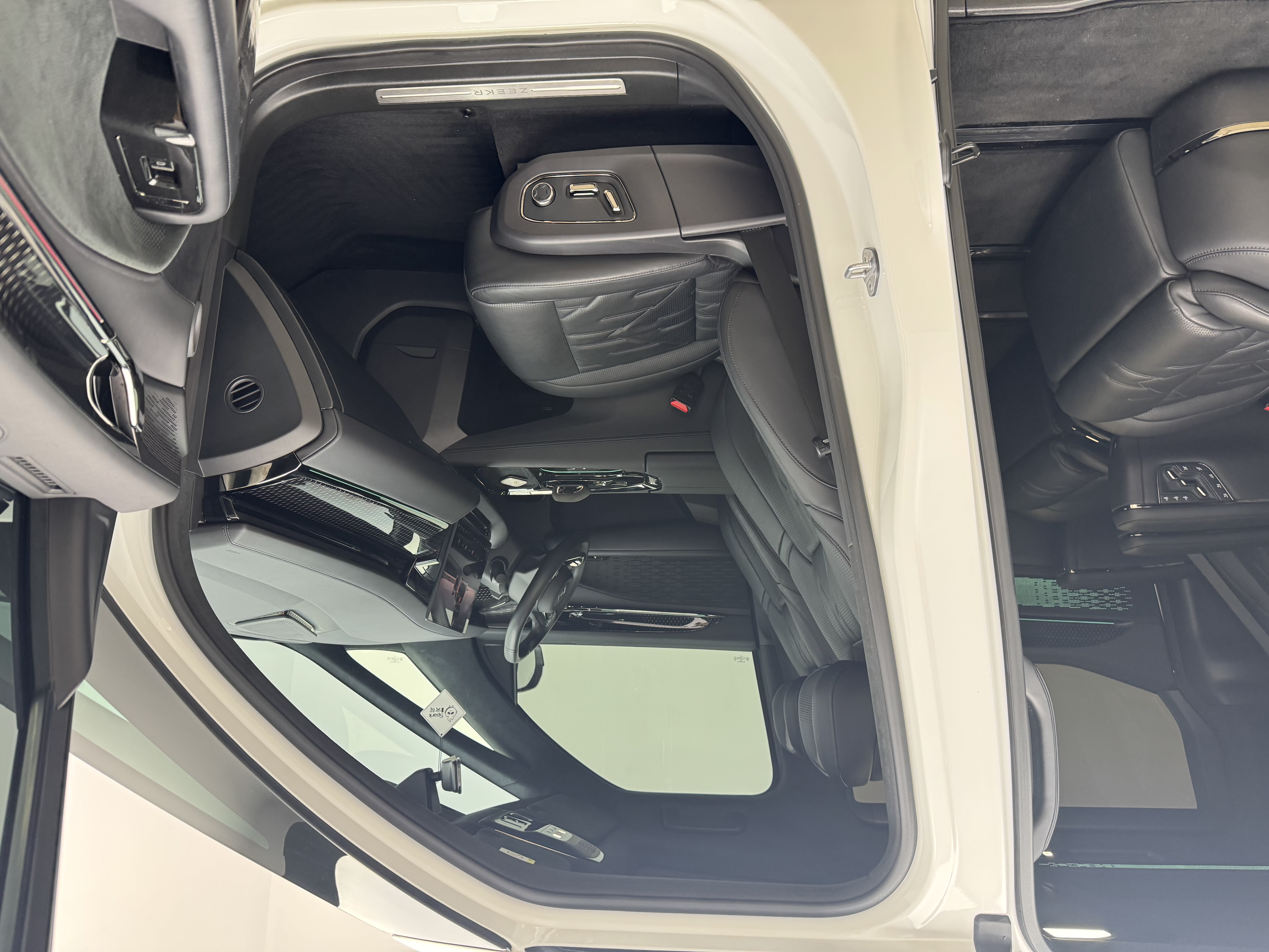 极氪 极氪009 2024 汽车图片 #10