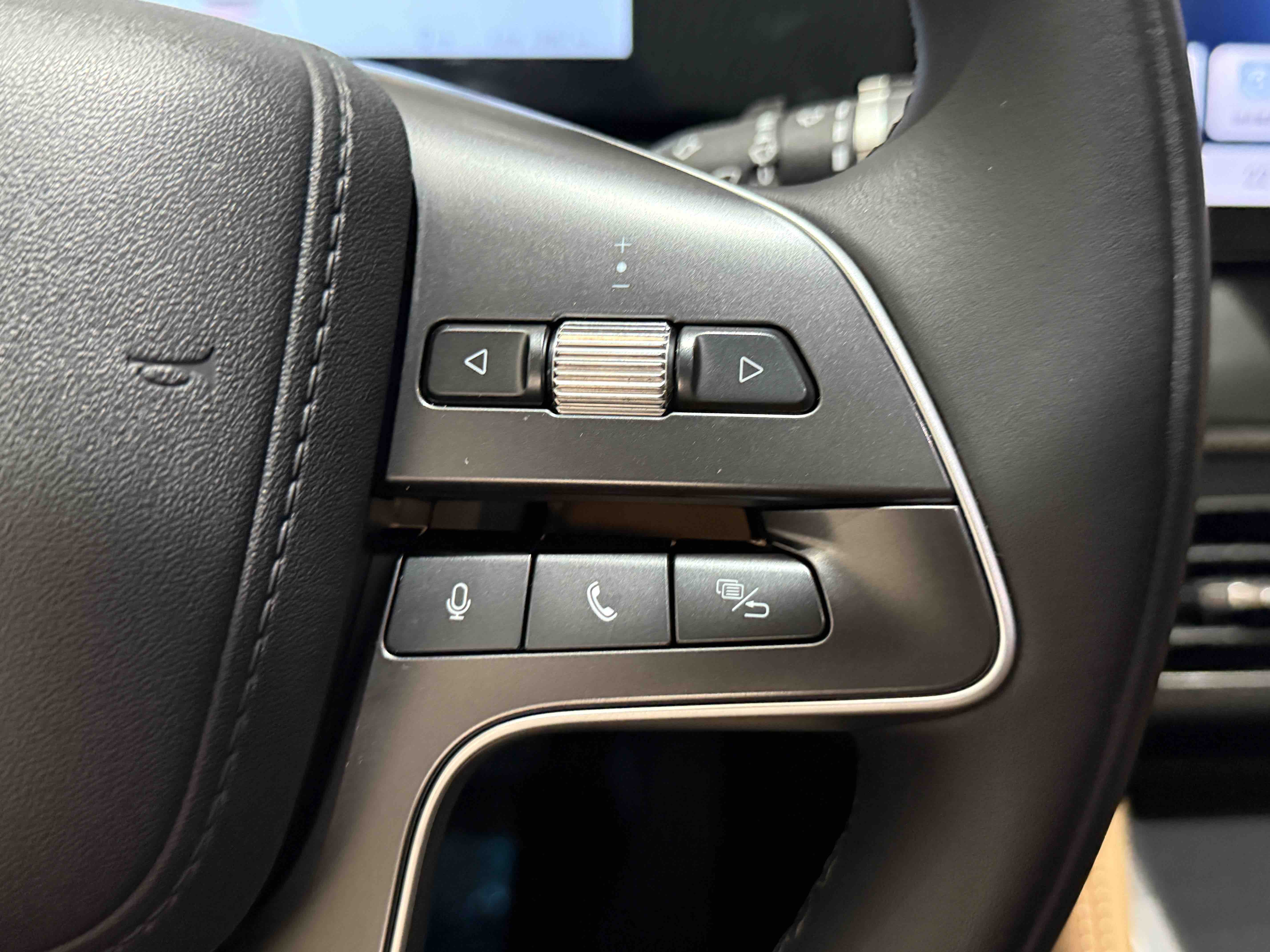 BYD SongL DM-i 2024 car image #10