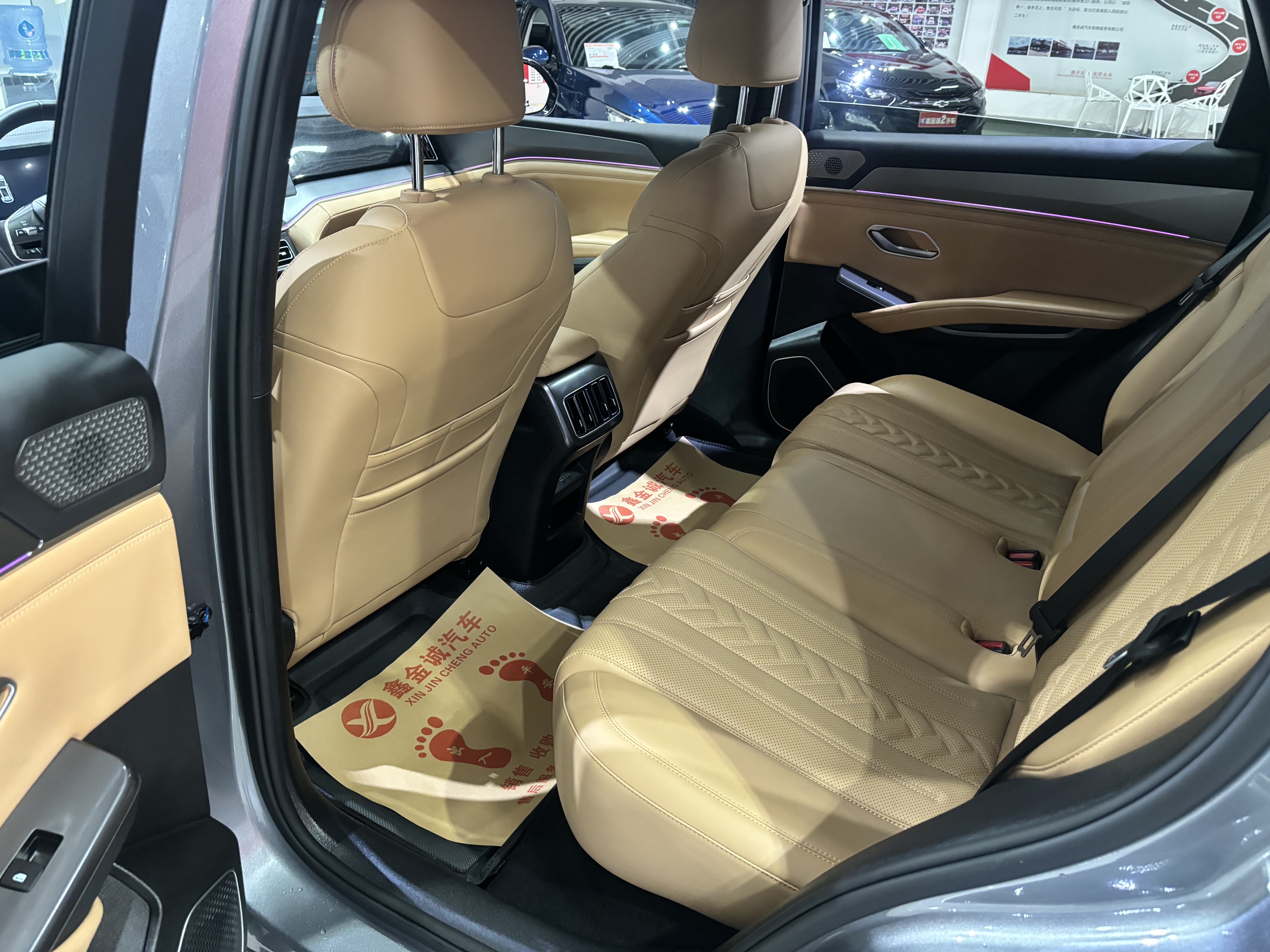 BYD SongL DM-i 2025 #10 BYD SongL DM-i 2025 car image #10