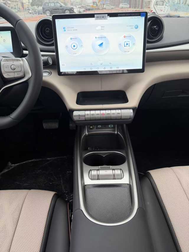 BYD Dolphin 2026 #10 BYD Dolphin 2026 car image #10