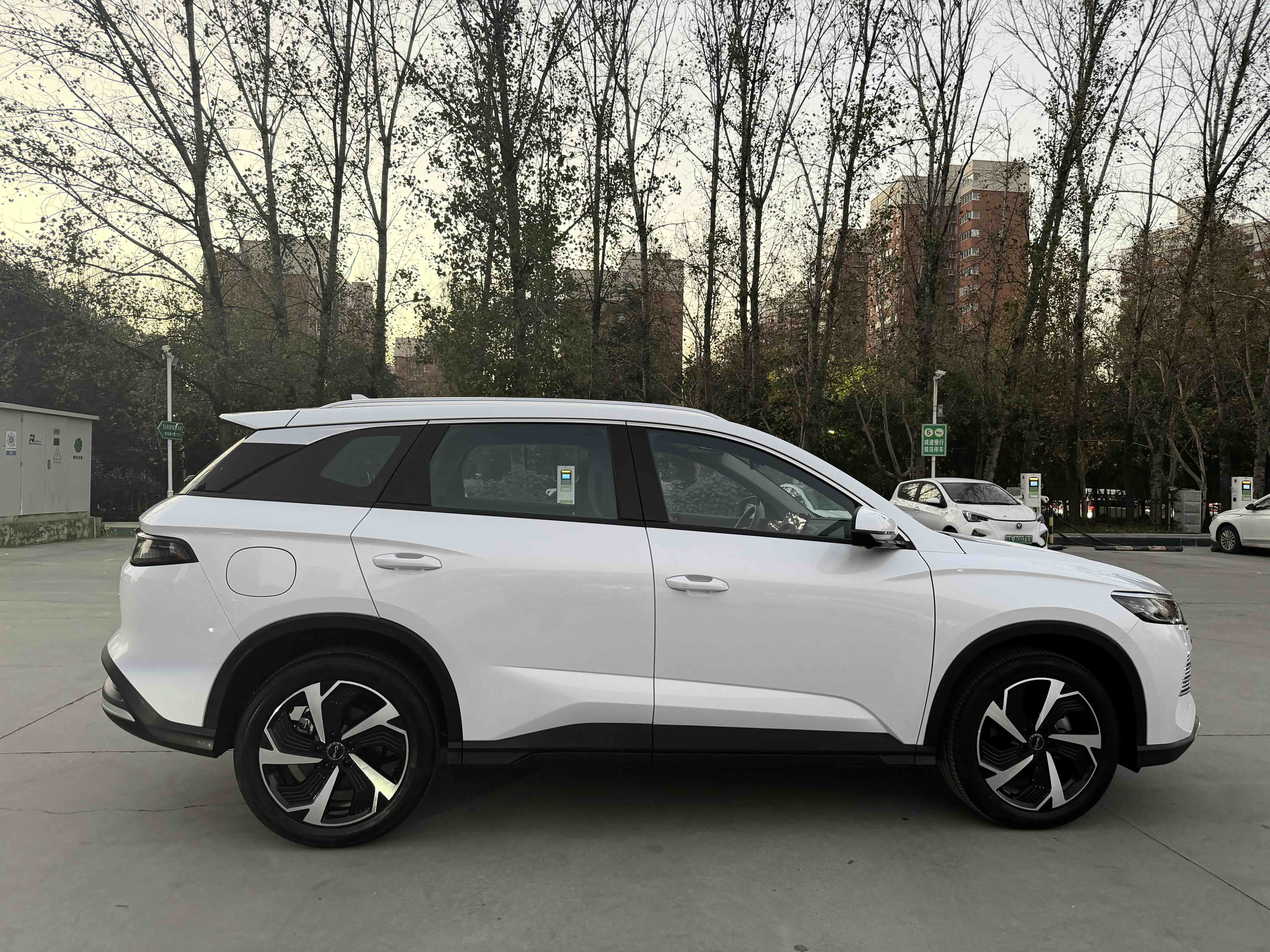 BYD Sea Lion 05 DM-i 2024 car image #10