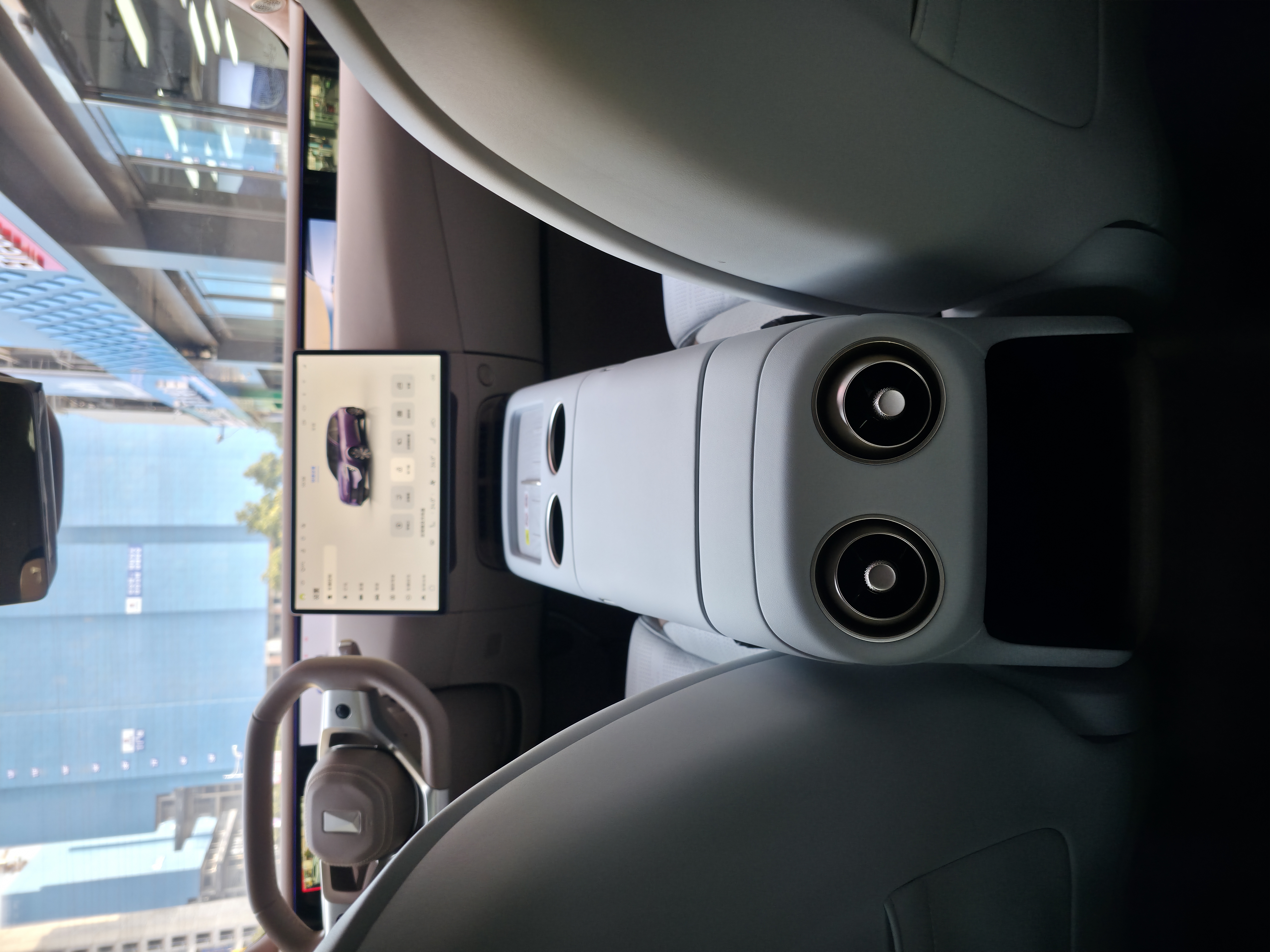 Avatr 07 2024 car image #10