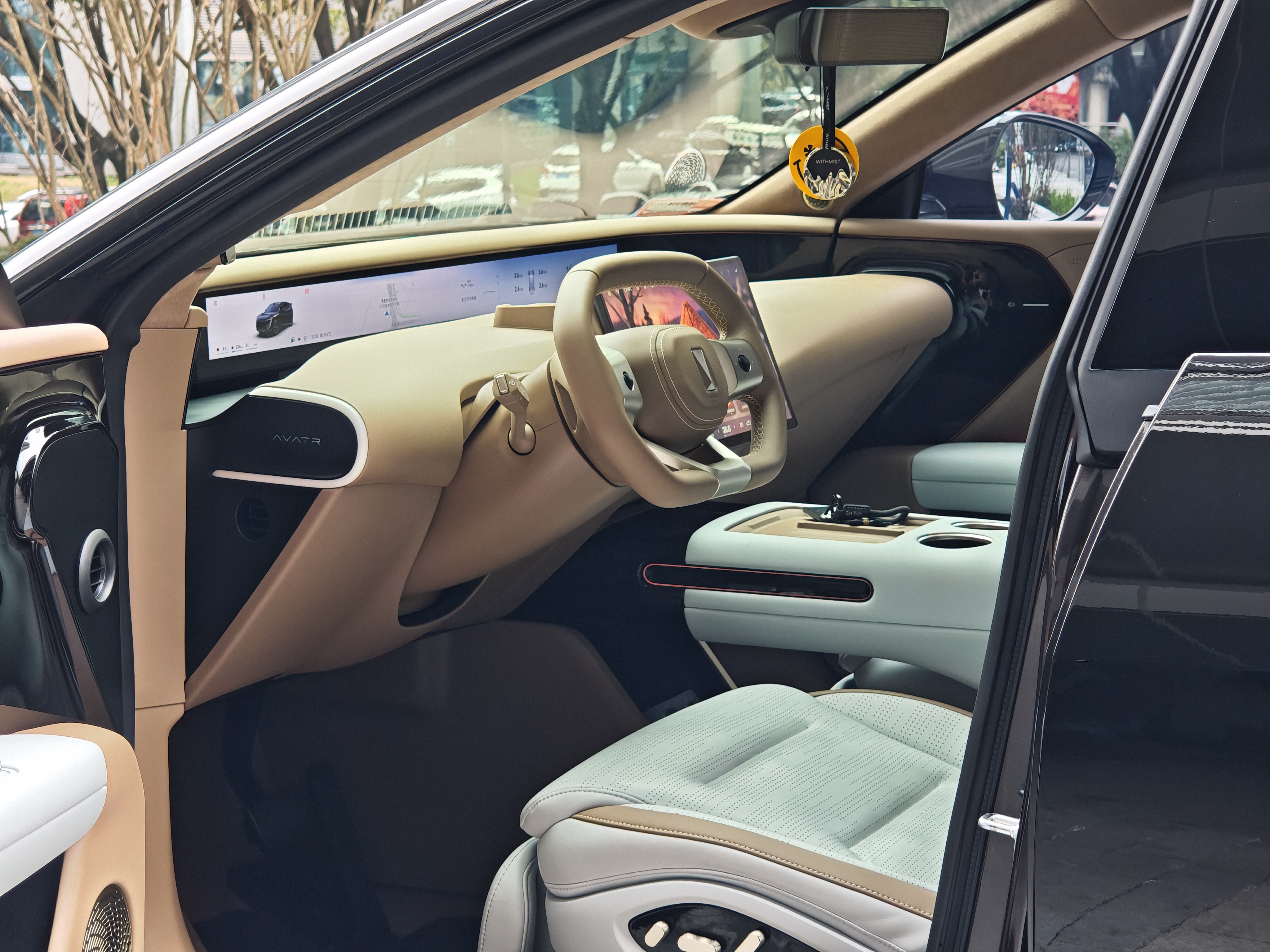 Avatr 07 2025 car image #10