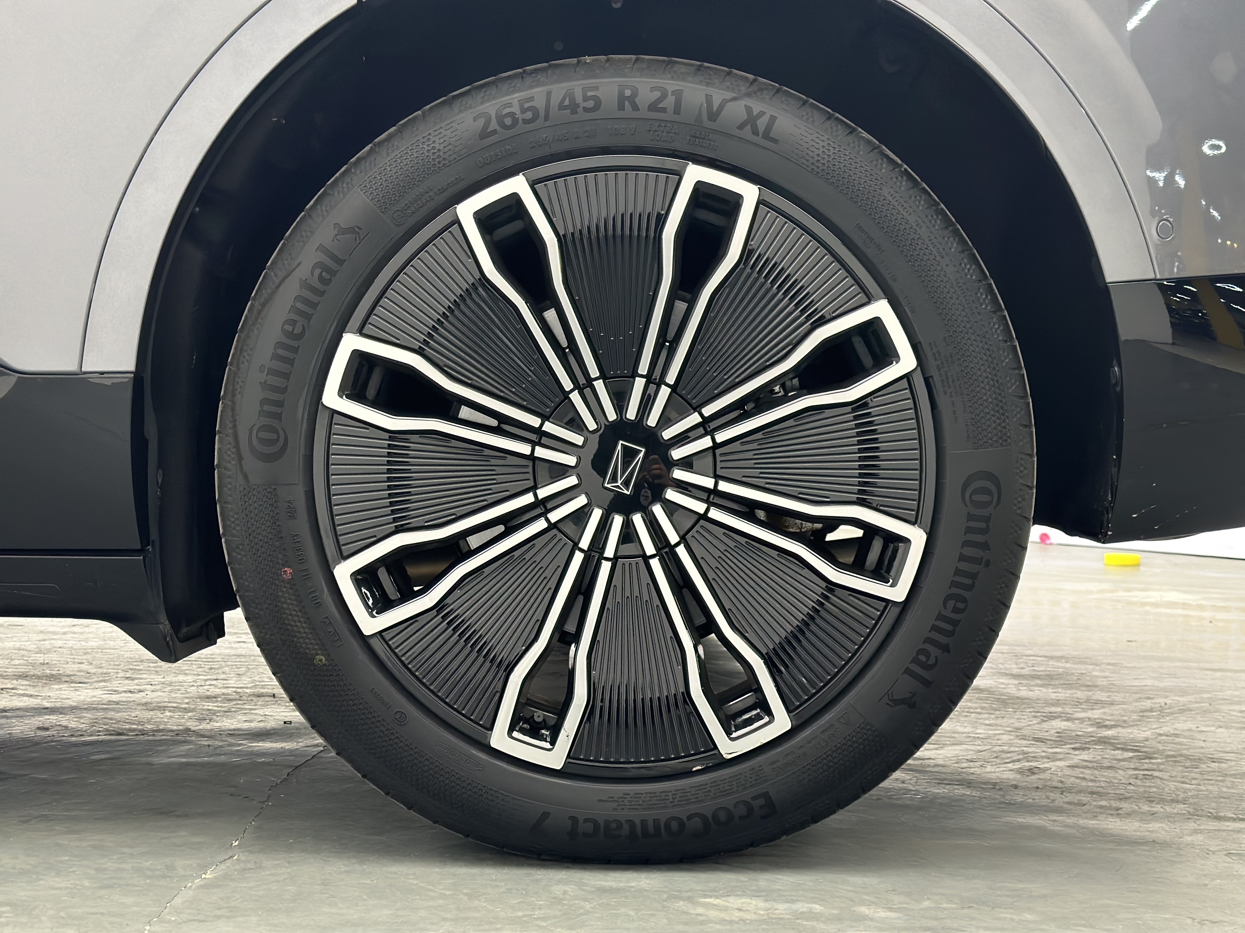 Avatr 07 2024 car image #10