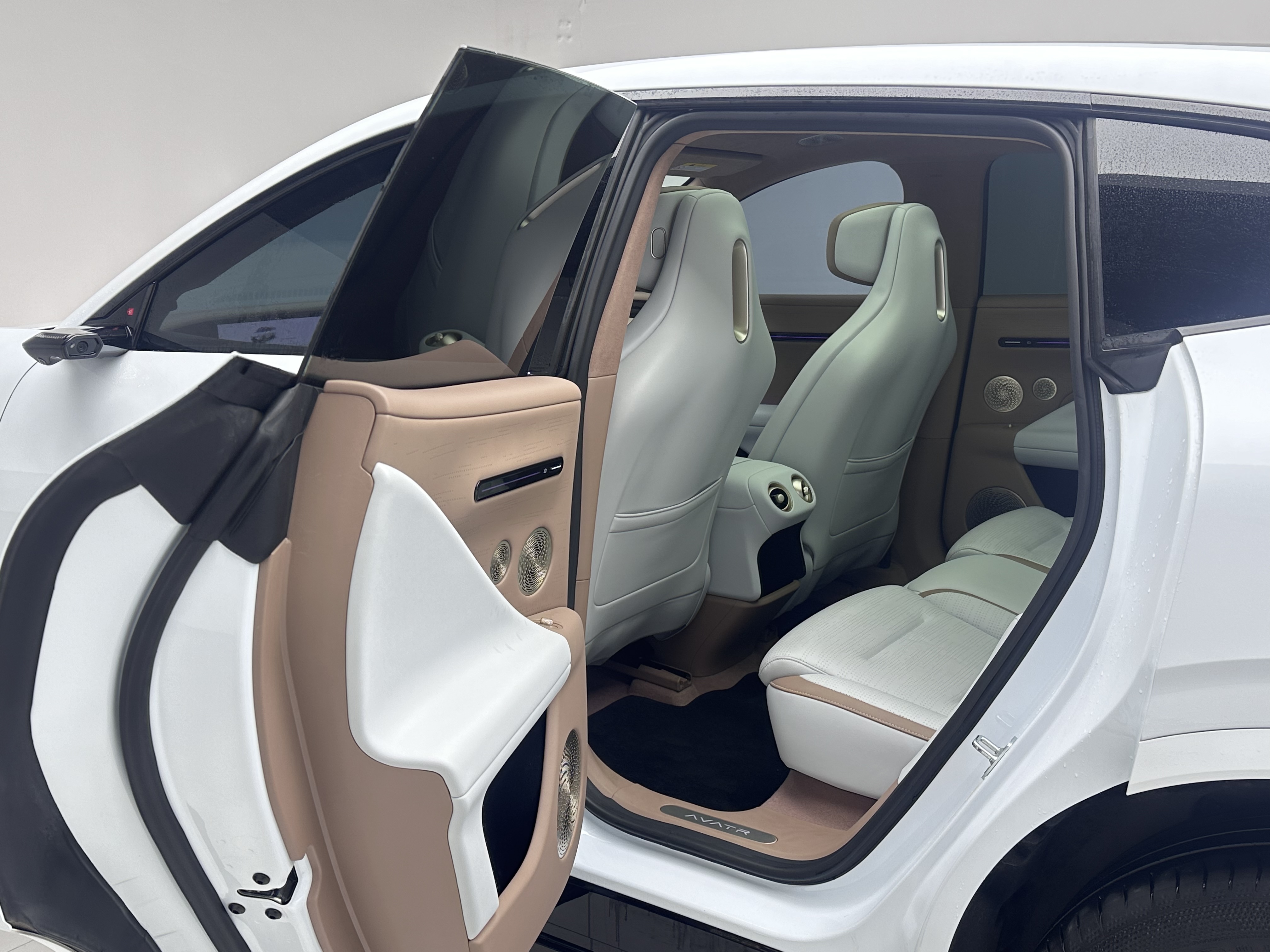 Avatr 07 2025 car image #10